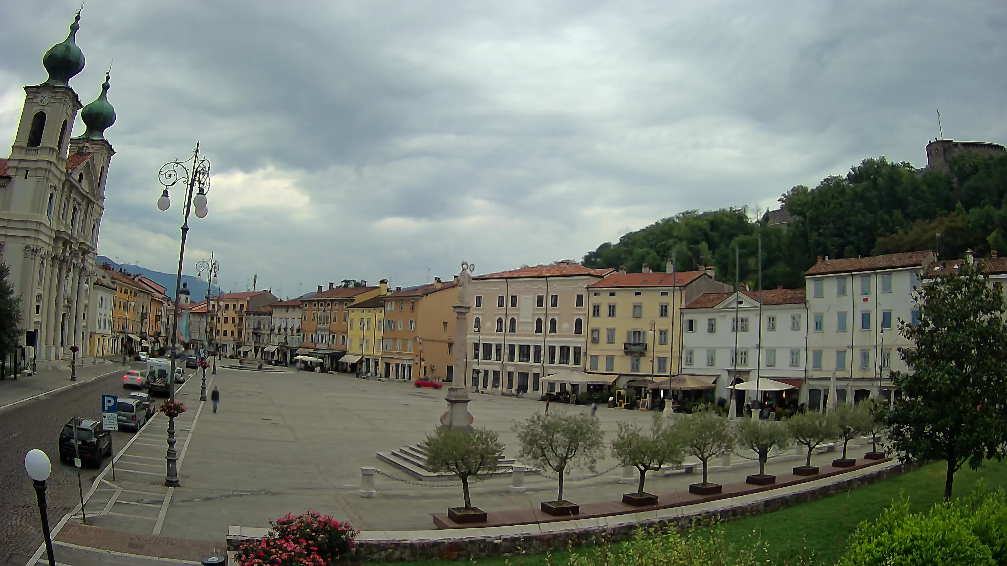 Gorizia Piazza della Vittoria e chiesa di S. Ignazio