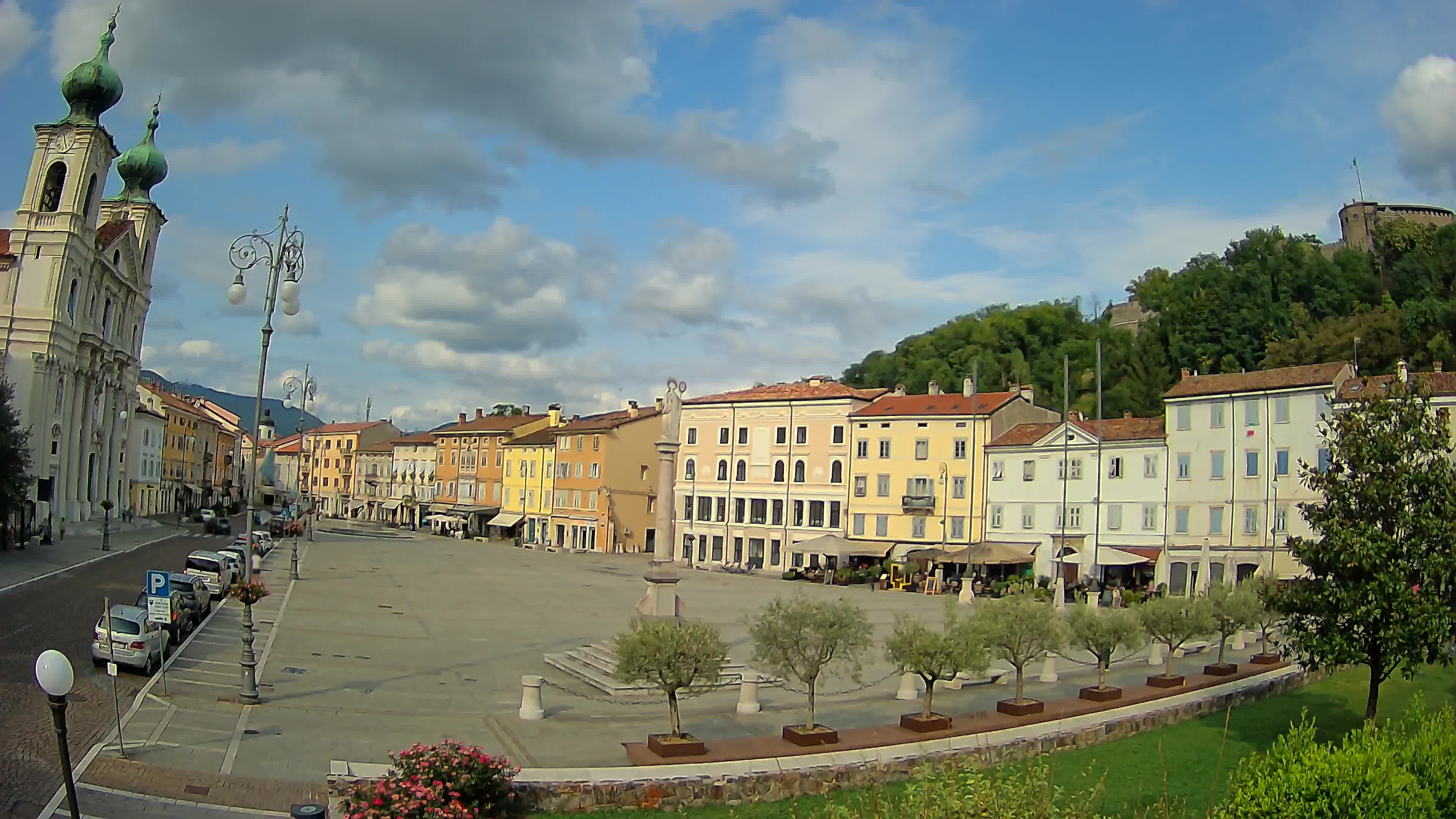 Gorizia Piazza della Vittoria e chiesa di S. Ignazio