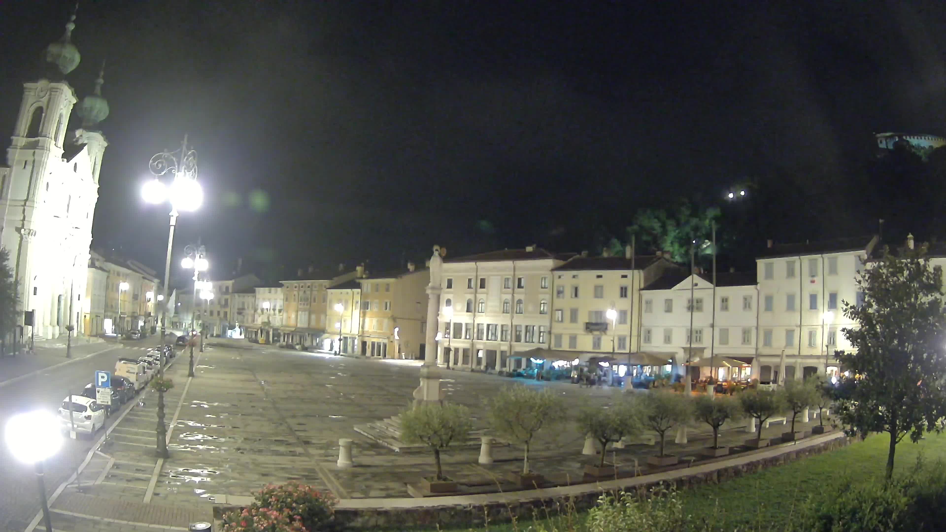 Kamera Gorica Travnik in cerkev sv. Ignacija