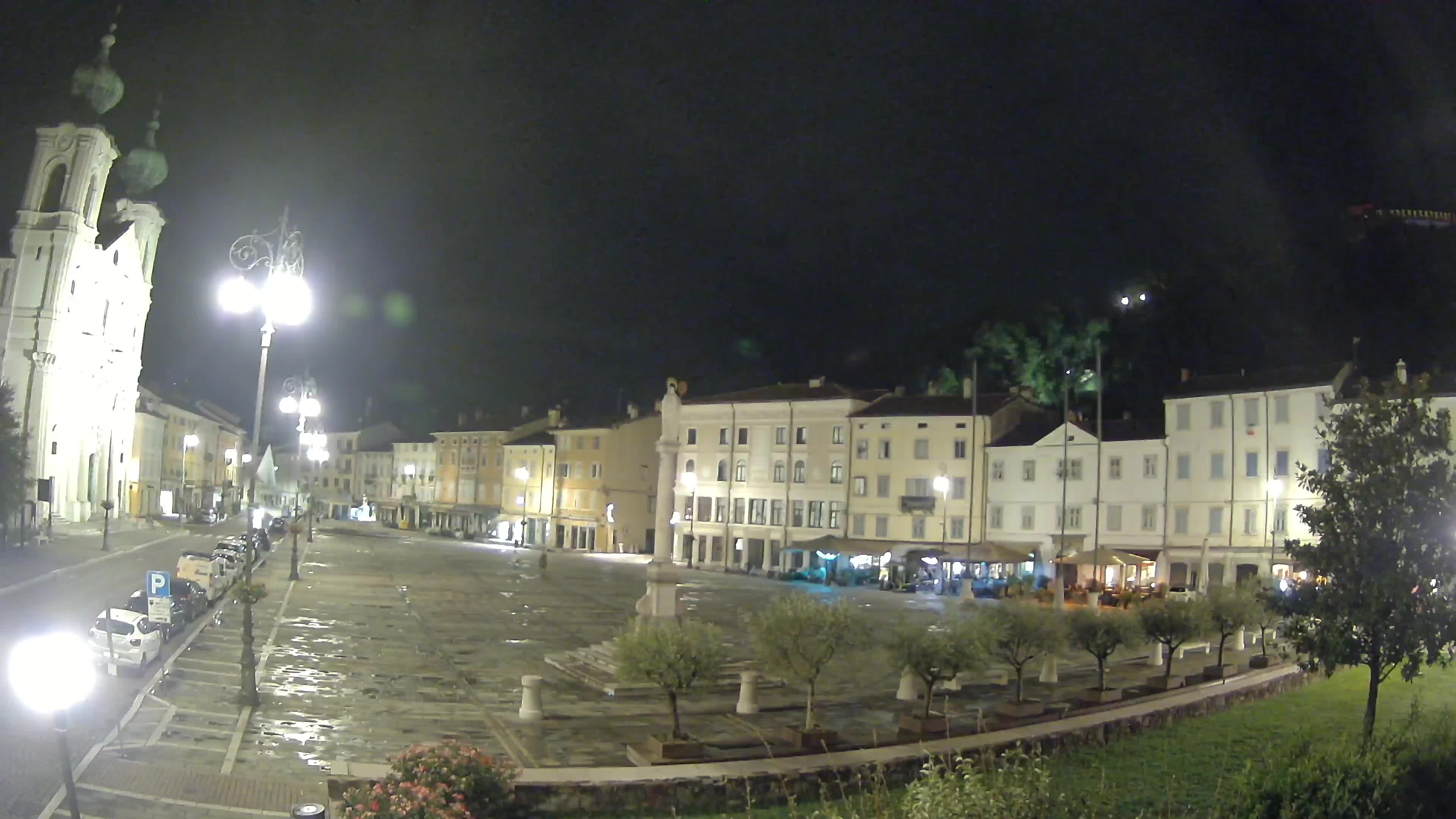 Gorizia Piazza della Vittoria e chiesa di S. Ignazio