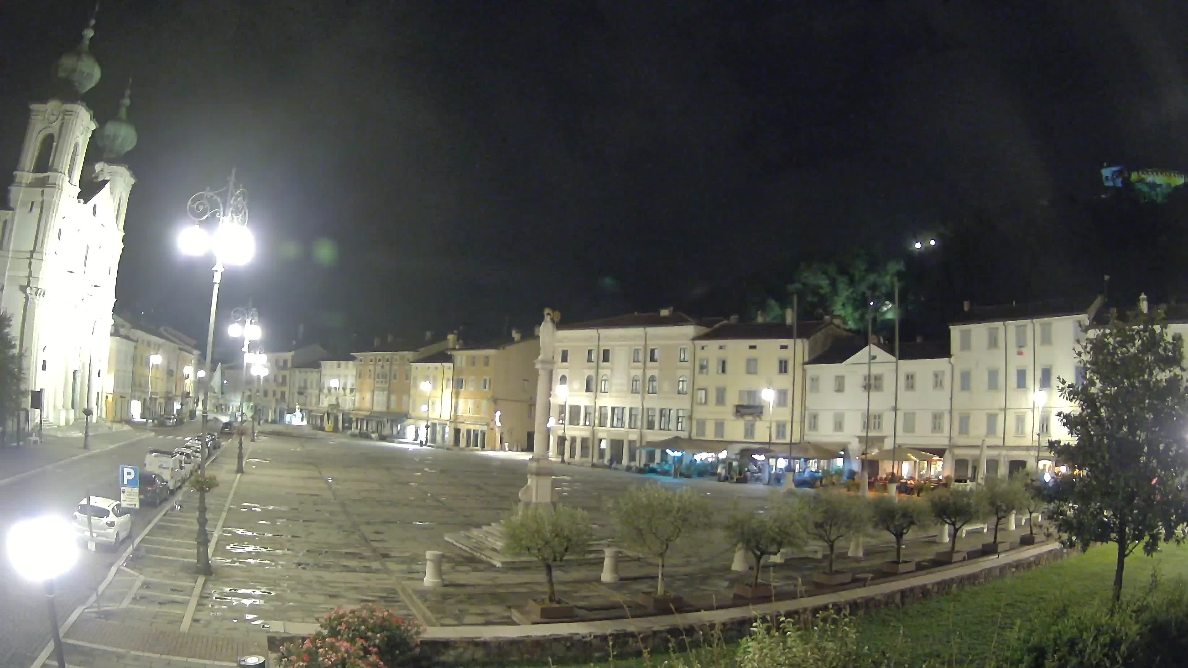 Kamera Gorica Travnik in cerkev sv. Ignacija