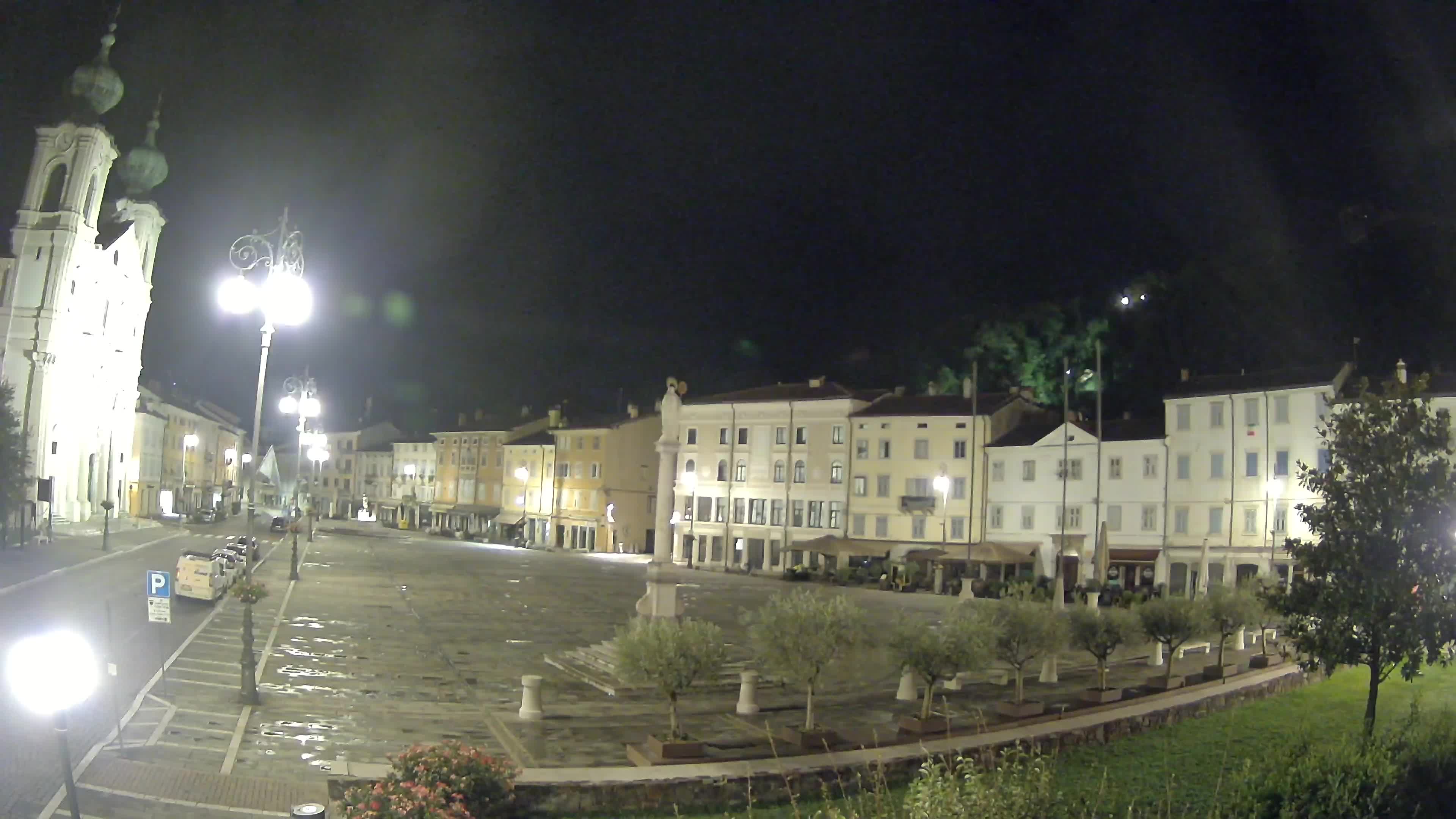 Gorizia – Plaza Vittoria – iglesia de San Pedro. Ignacio
