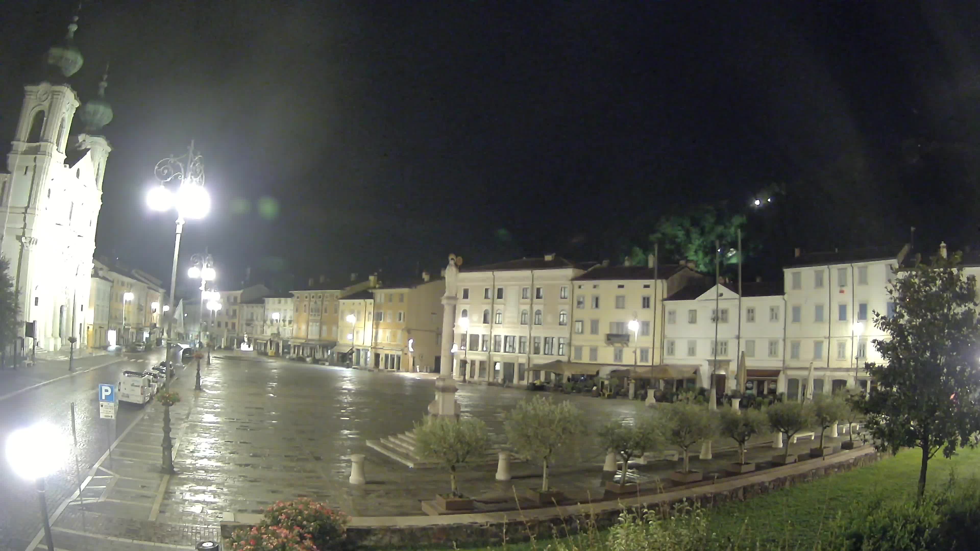 Gorizia Piazza della Vittoria e chiesa di S. Ignazio