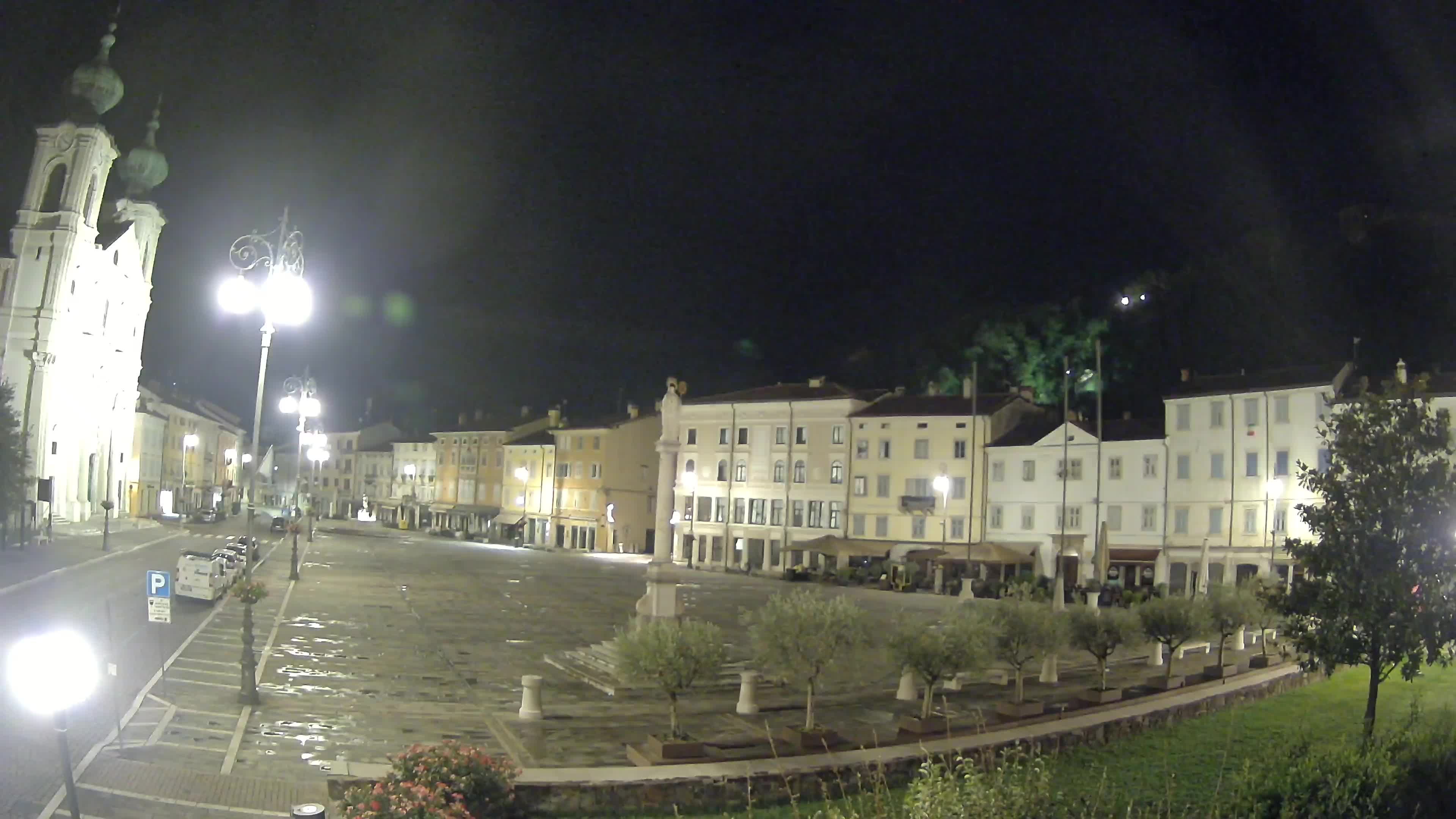 Gorizia – Plaza Vittoria – iglesia de San Pedro. Ignacio