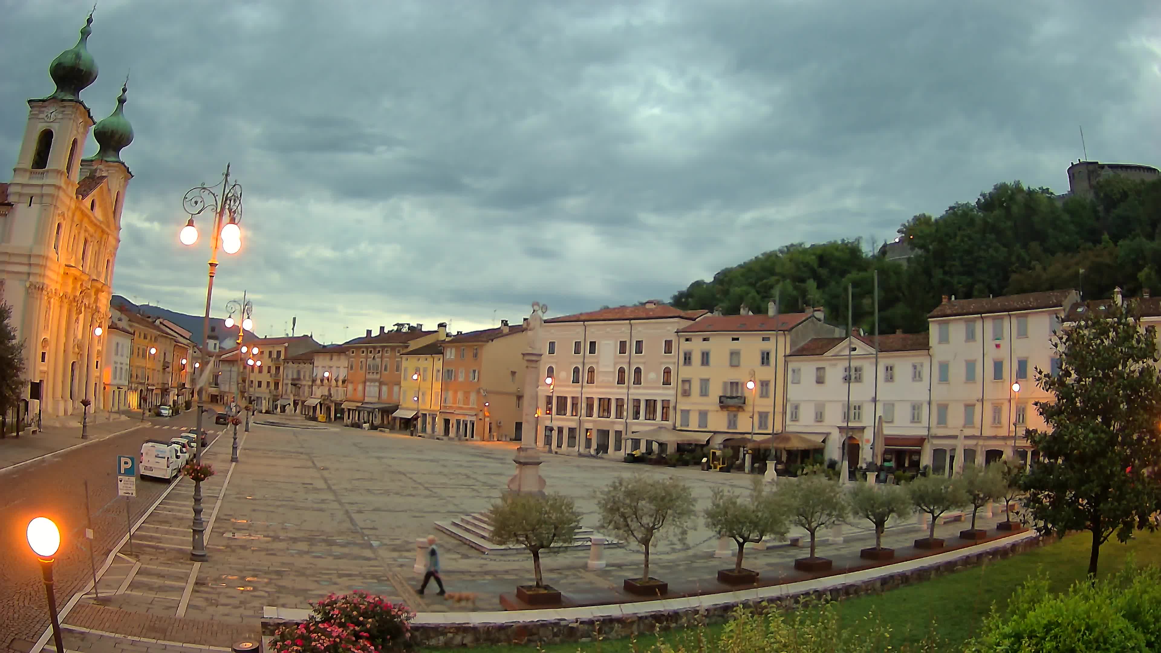 Gorizia – Plaza Vittoria – iglesia de San Pedro. Ignacio