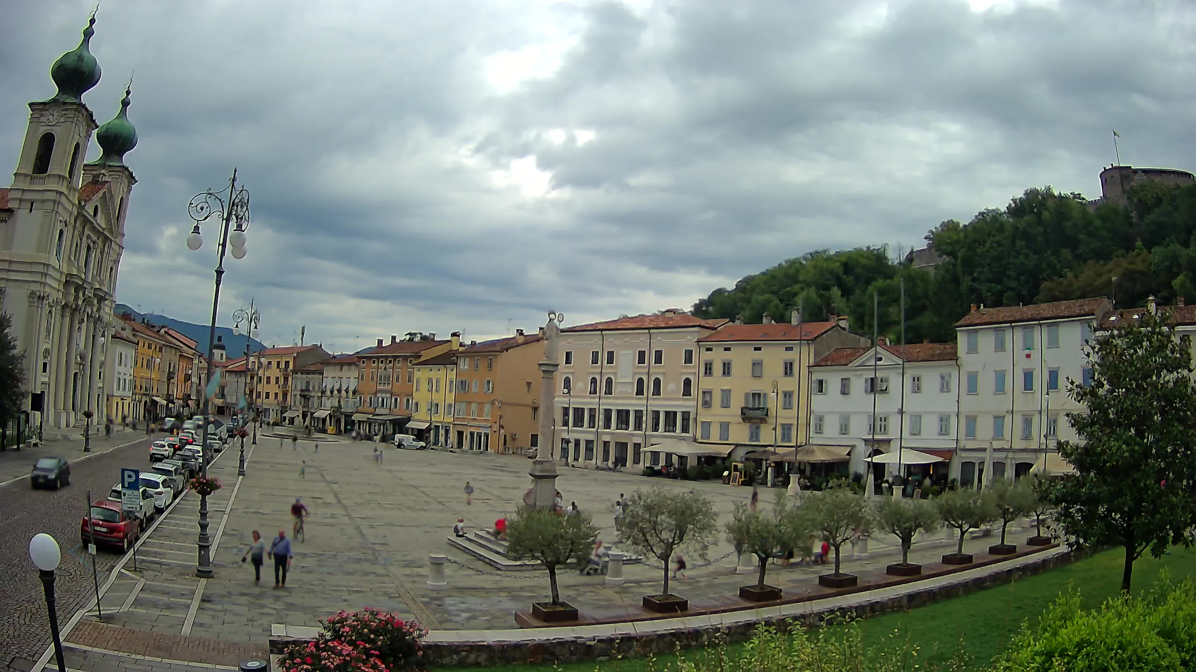 Gorizia – Plaza Vittoria – iglesia de San Pedro. Ignacio