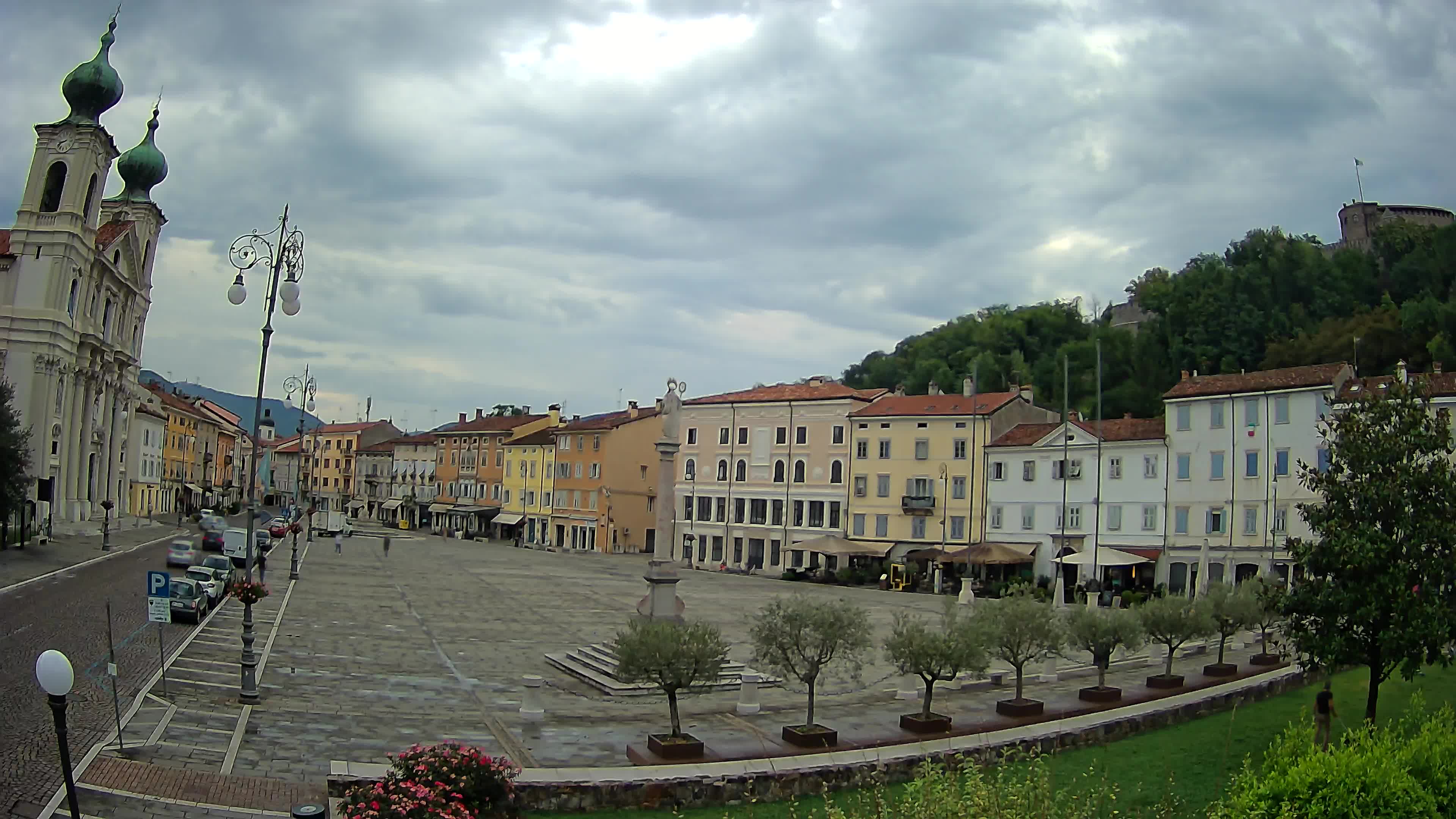 Gorizia – Plaza Vittoria – iglesia de San Pedro. Ignacio