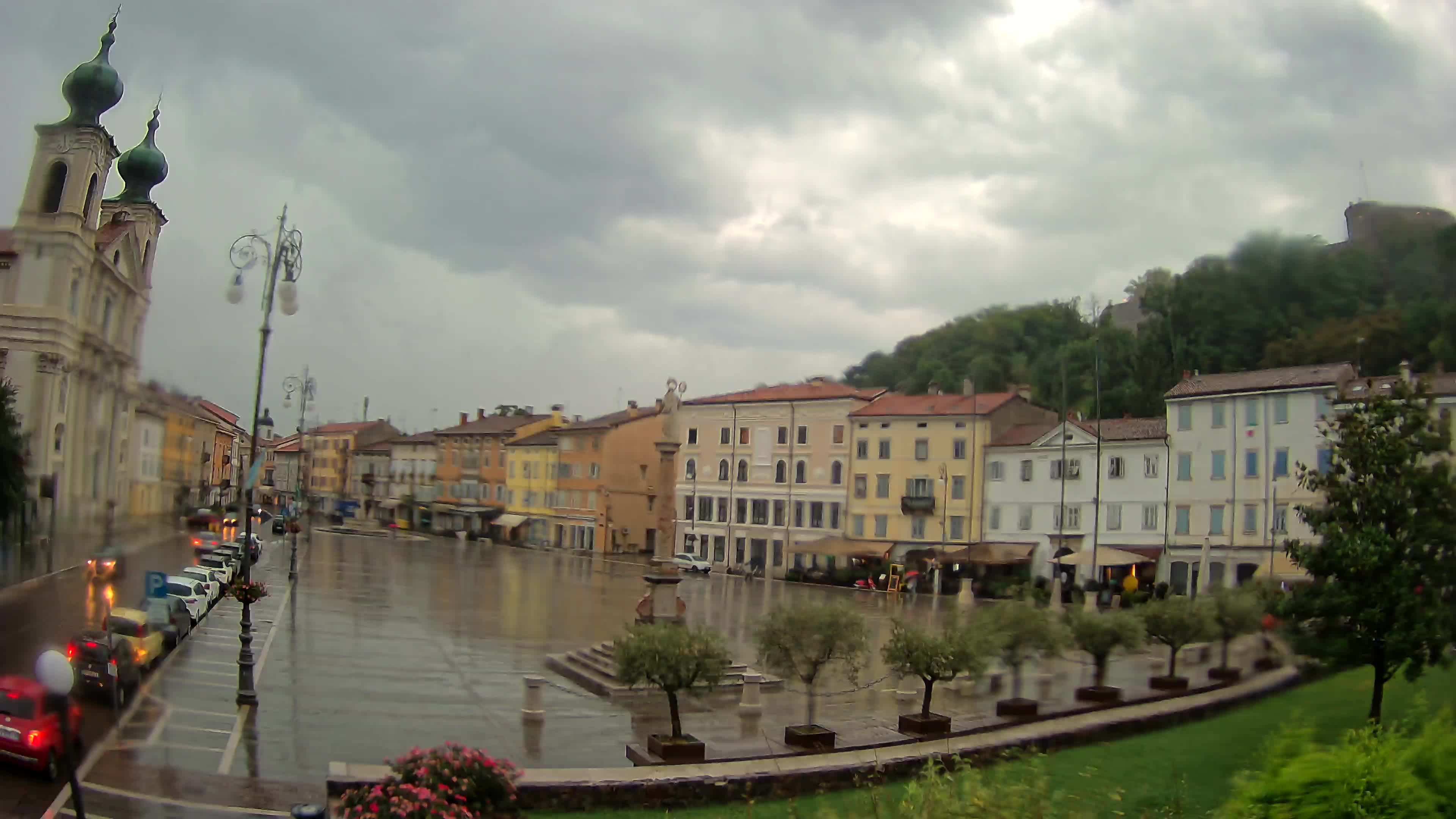 Gorizia Piazza della Vittoria e chiesa di S. Ignazio