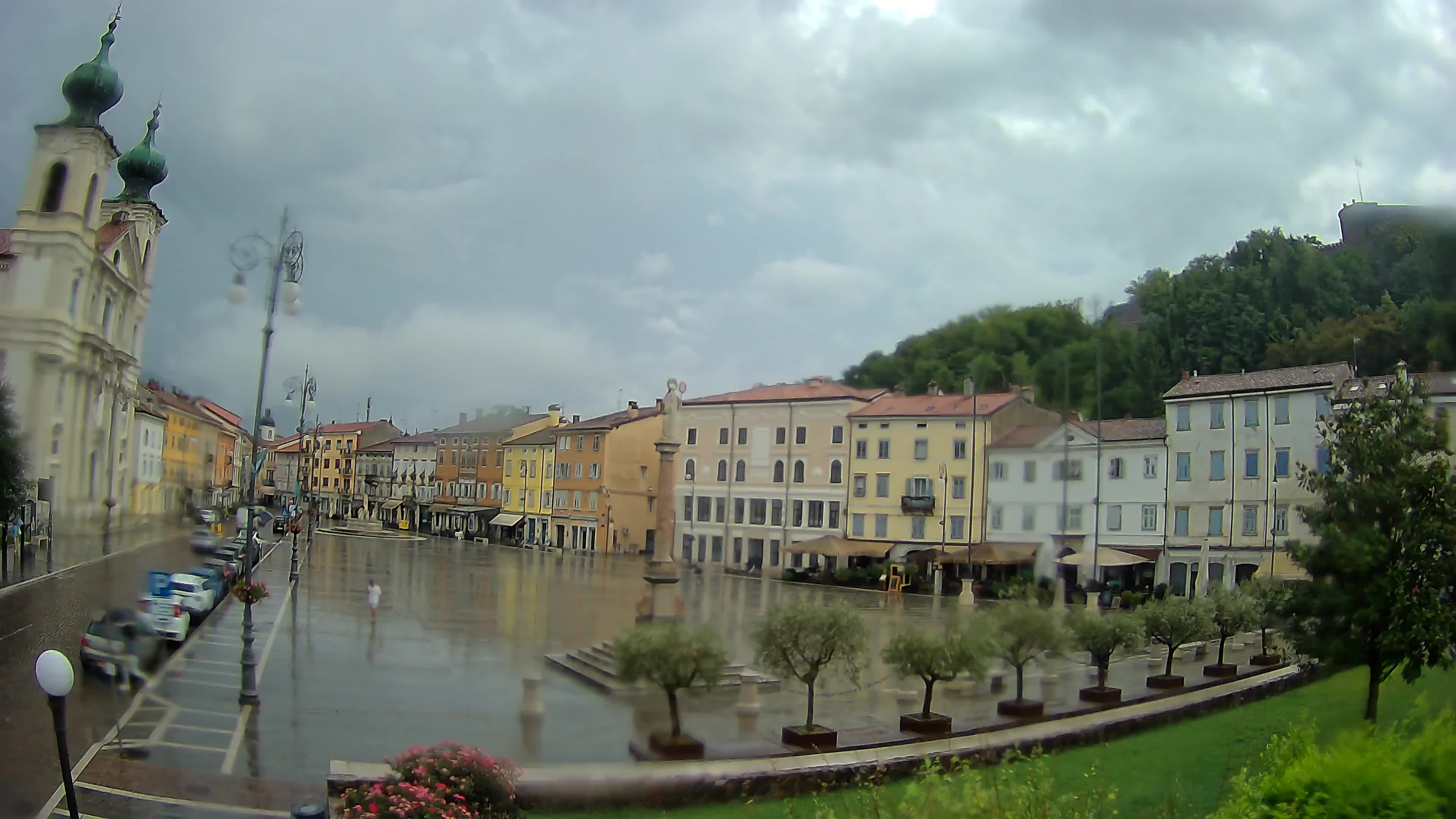 Gorizia Piazza della Vittoria e chiesa di S. Ignazio