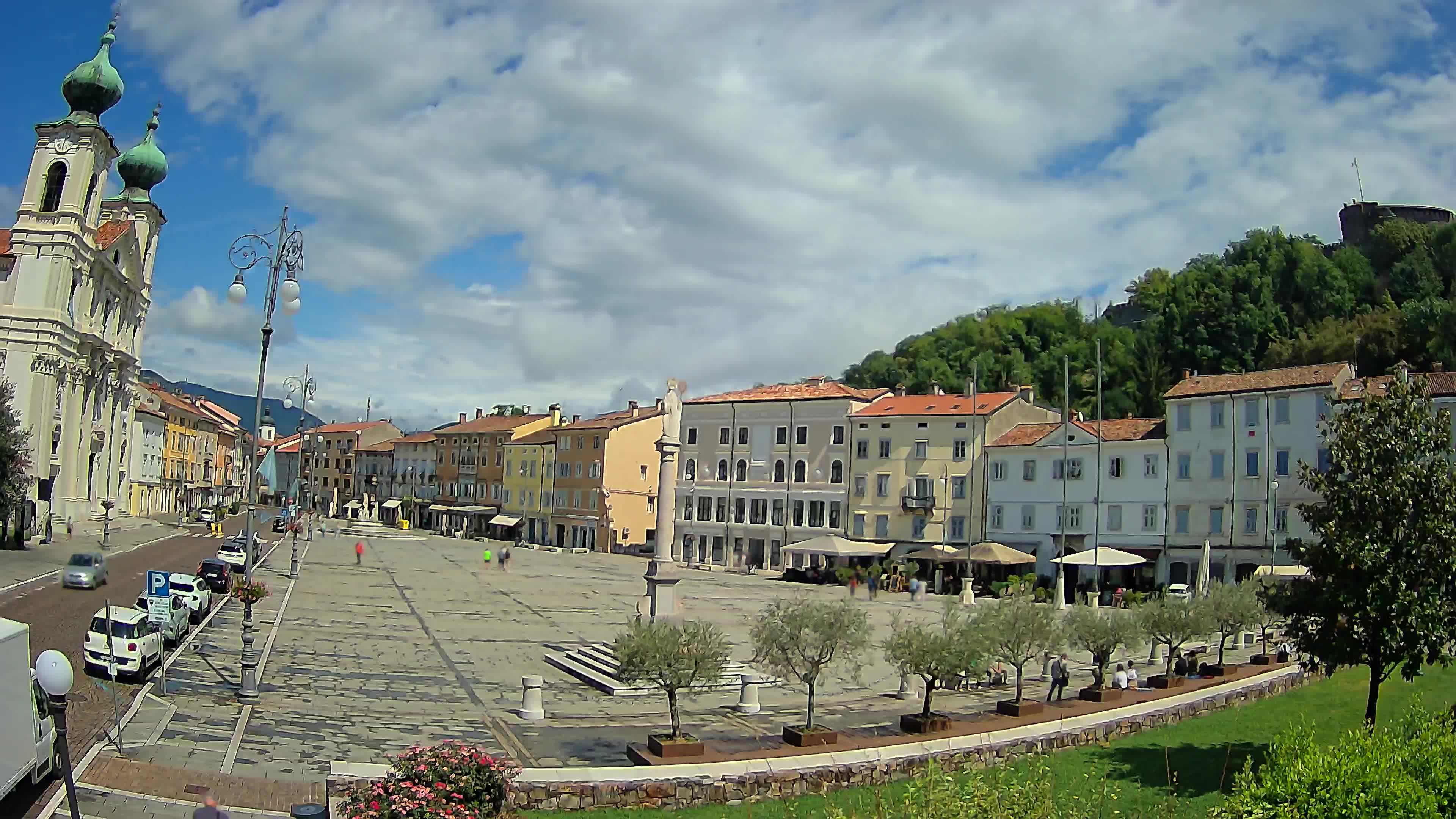 Gorizia Piazza della Vittoria e chiesa di S. Ignazio