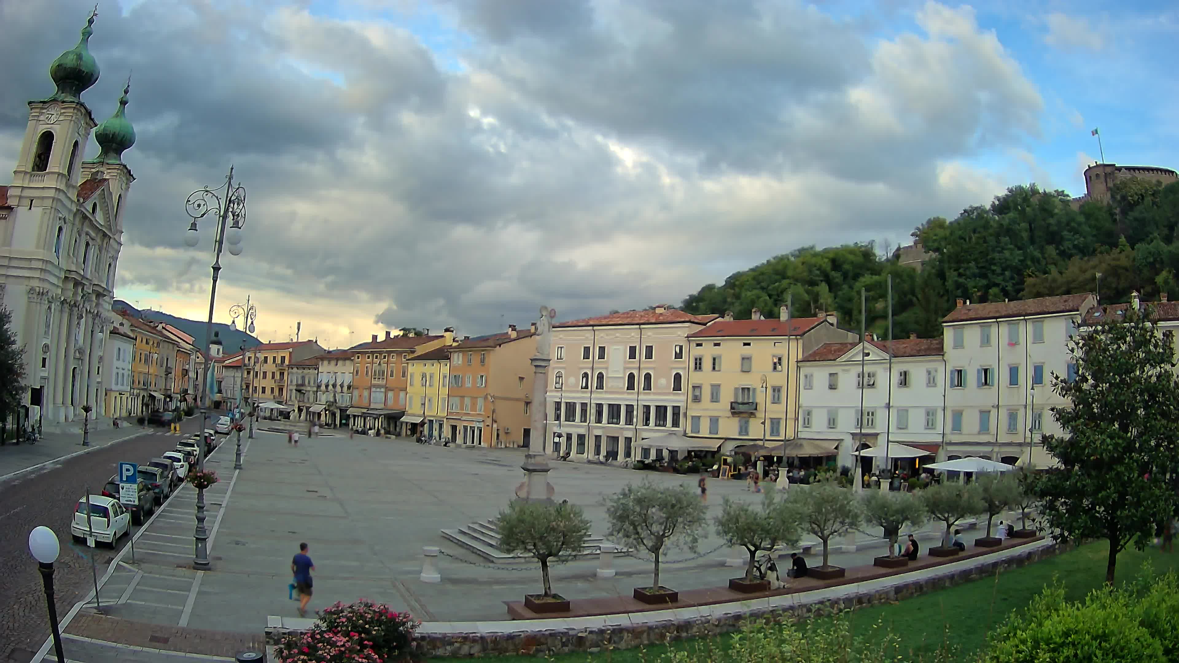 Gorizia – Plaza Vittoria – iglesia de San Pedro. Ignacio