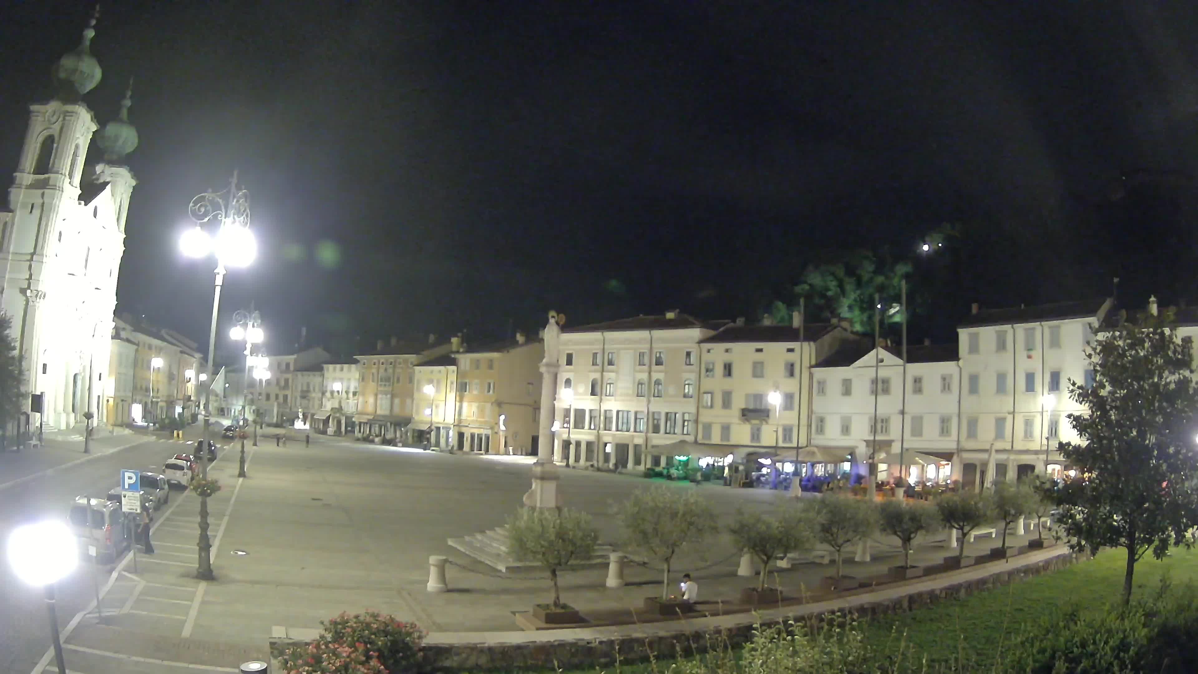 Gorizia Piazza della Vittoria e chiesa di S. Ignazio