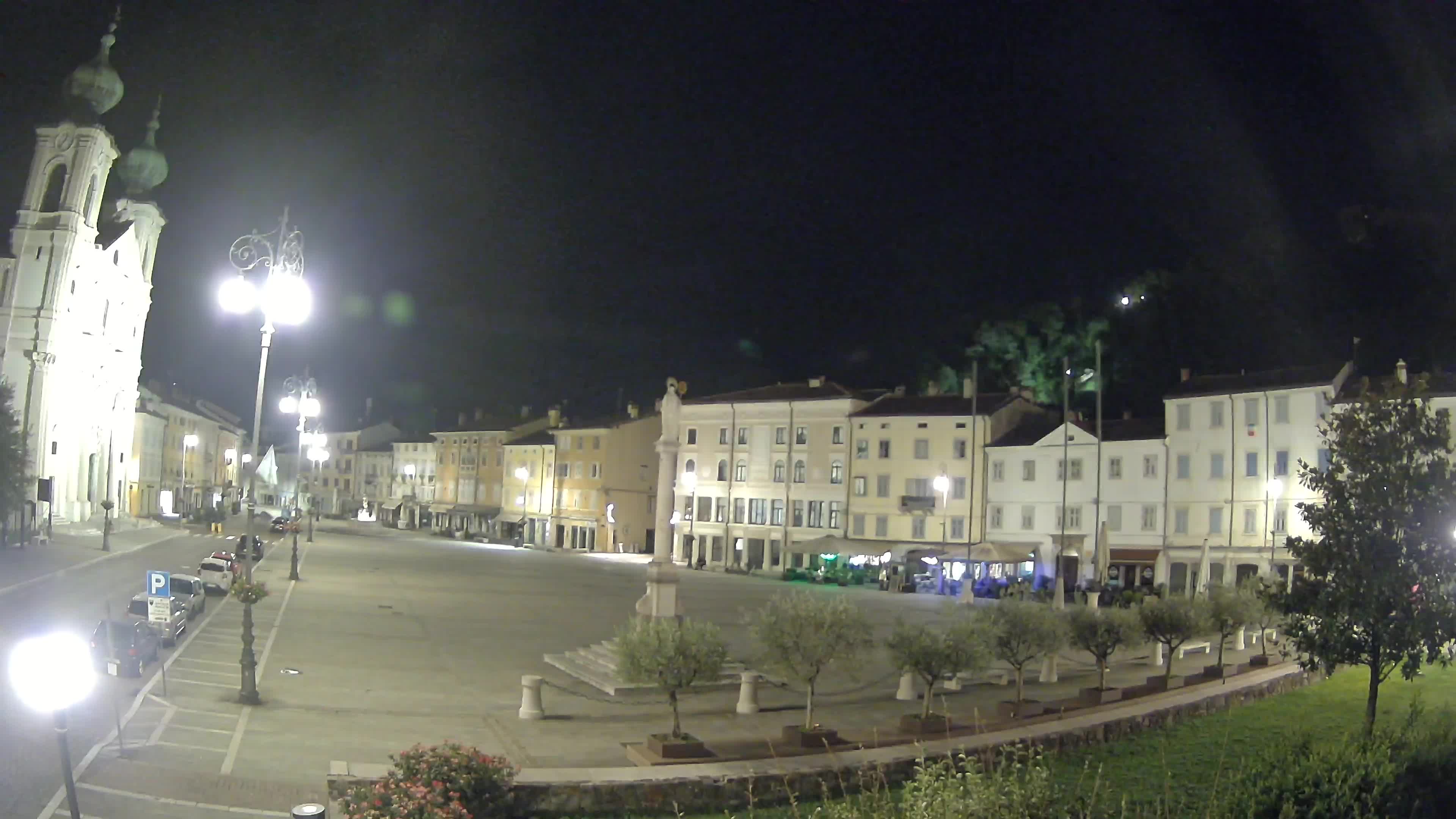 Kamera Gorica Travnik in cerkev sv. Ignacija
