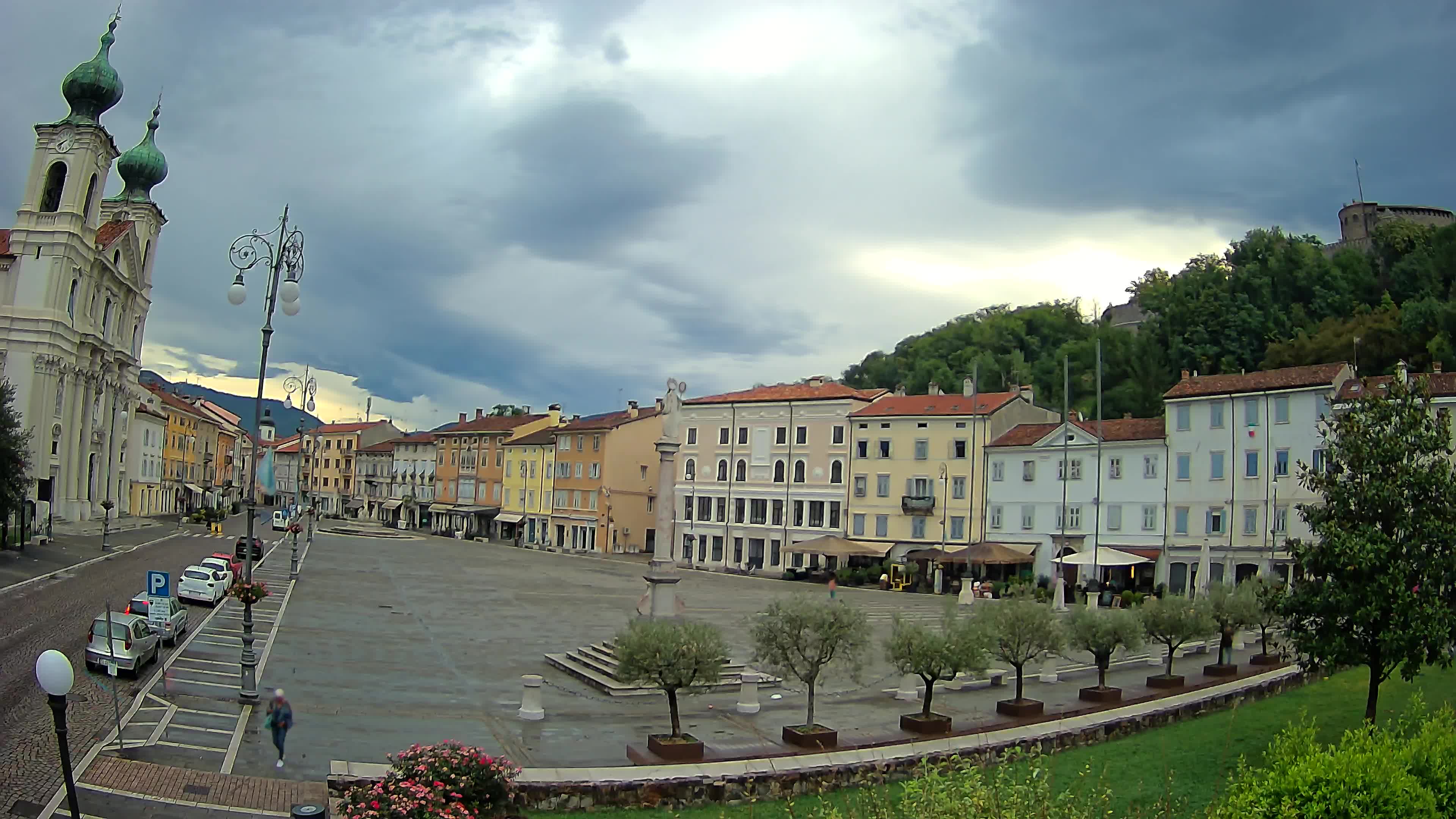 Gorizia – Plaza Vittoria – iglesia de San Pedro. Ignacio