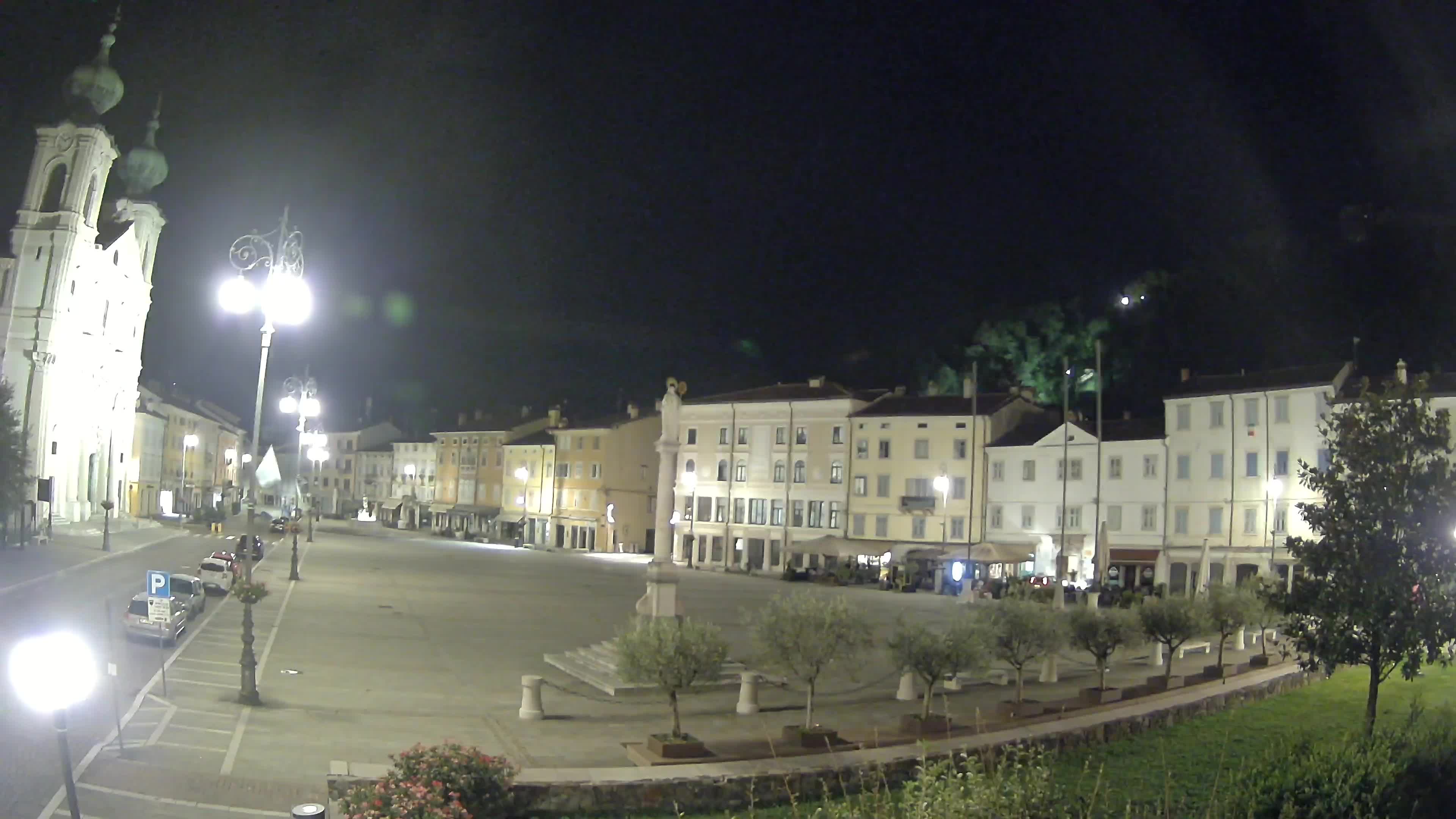 Gorizia Piazza della Vittoria e chiesa di S. Ignazio