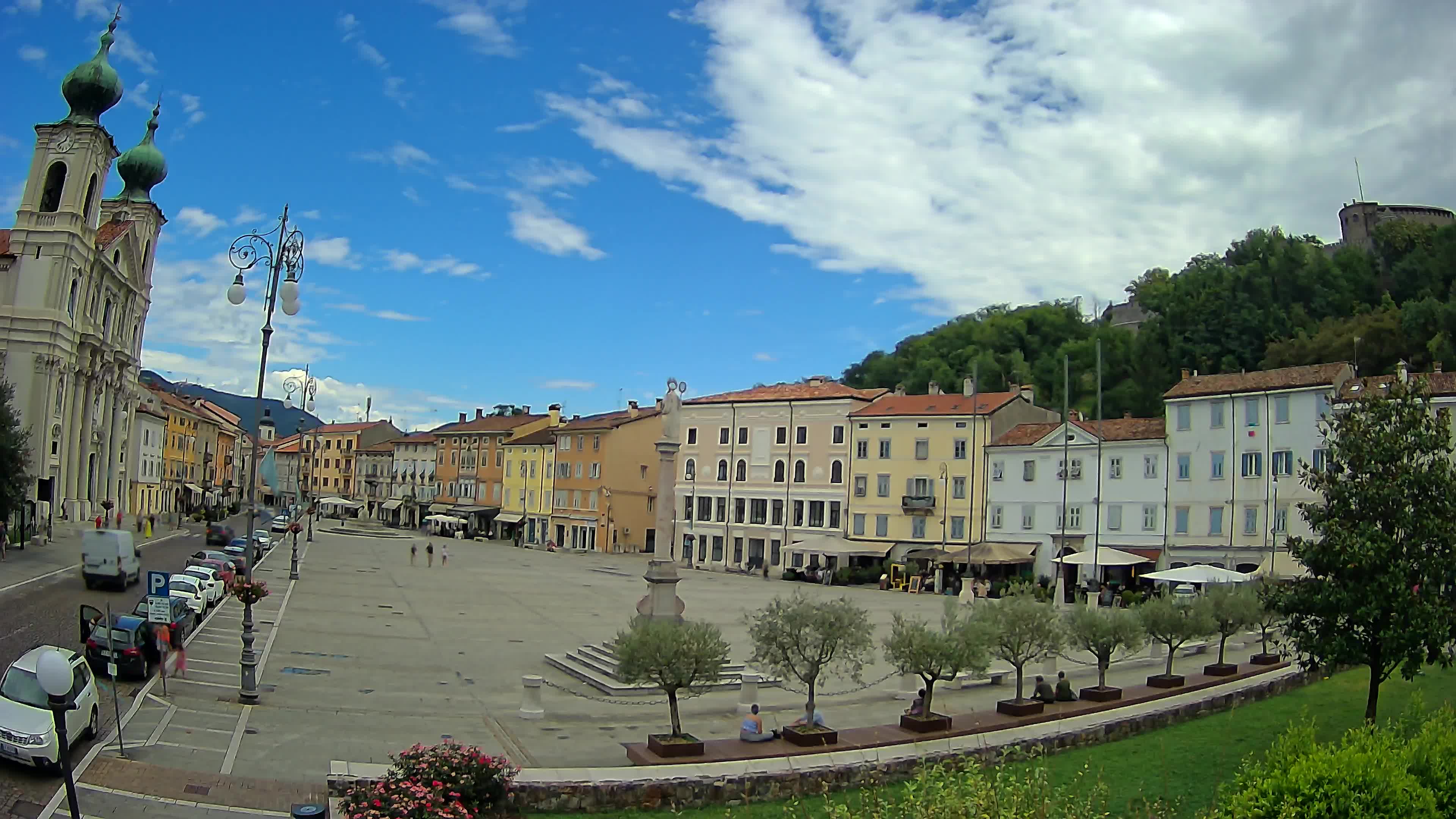 Gorizia – Plaza Vittoria – iglesia de San Pedro. Ignacio