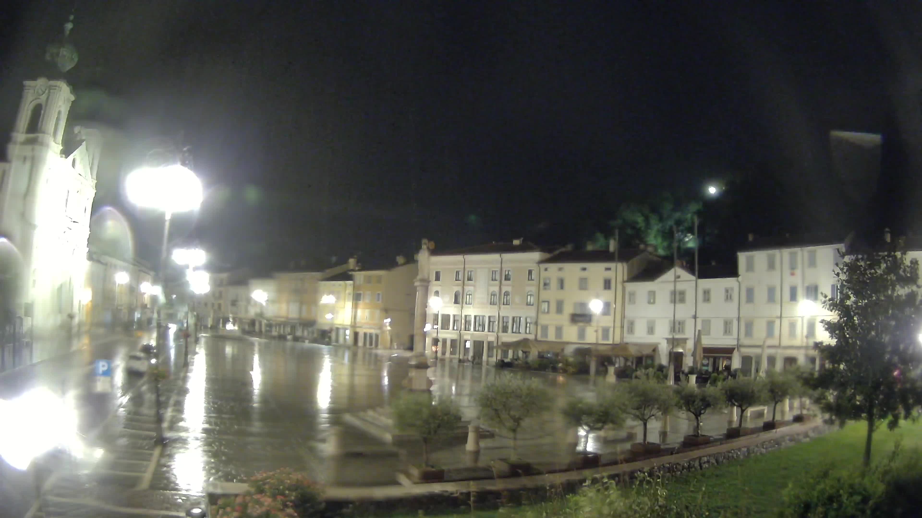 Gorizia Piazza della Vittoria e chiesa di S. Ignazio