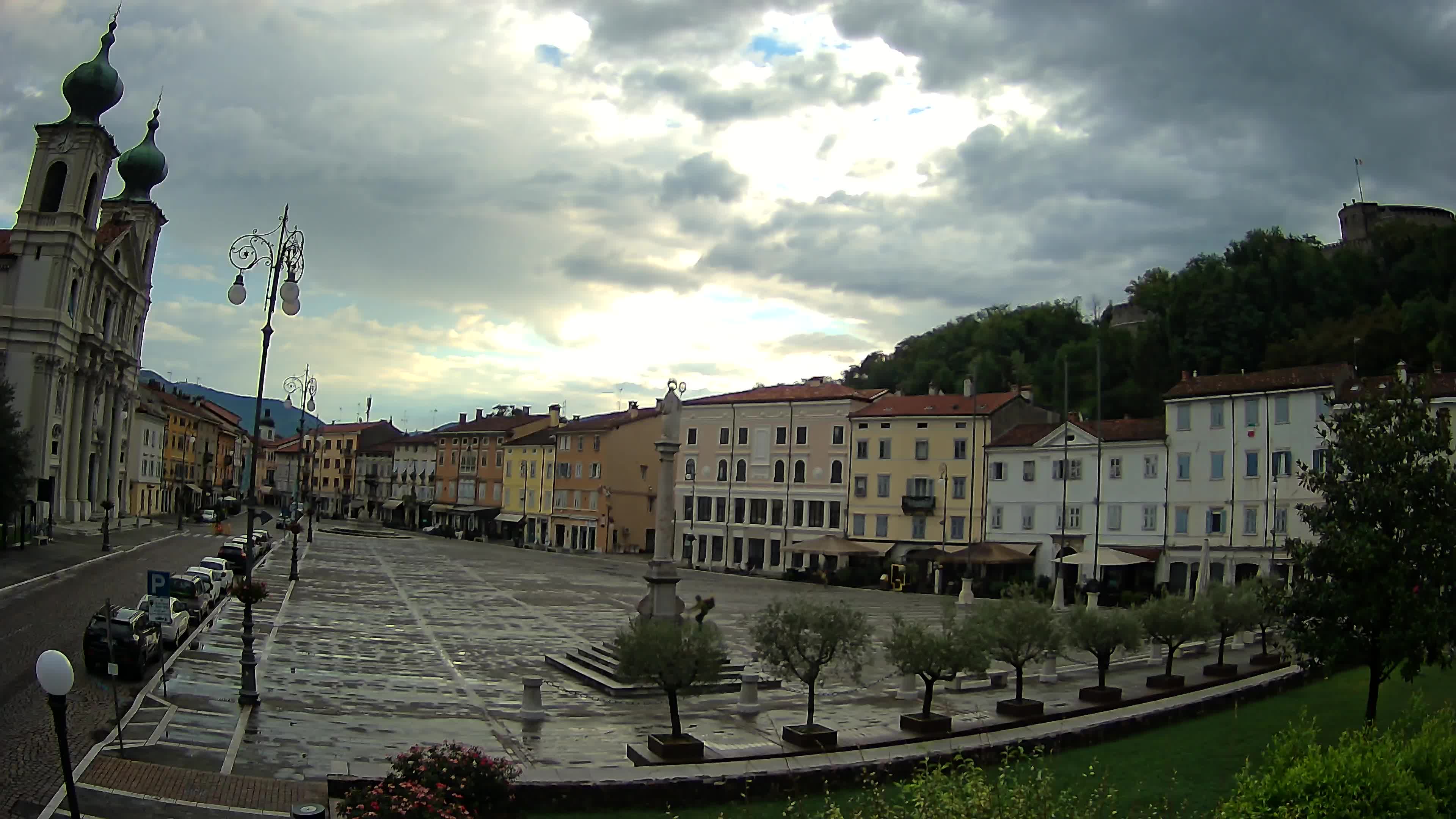 Gorizia Piazza della Vittoria e chiesa di S. Ignazio
