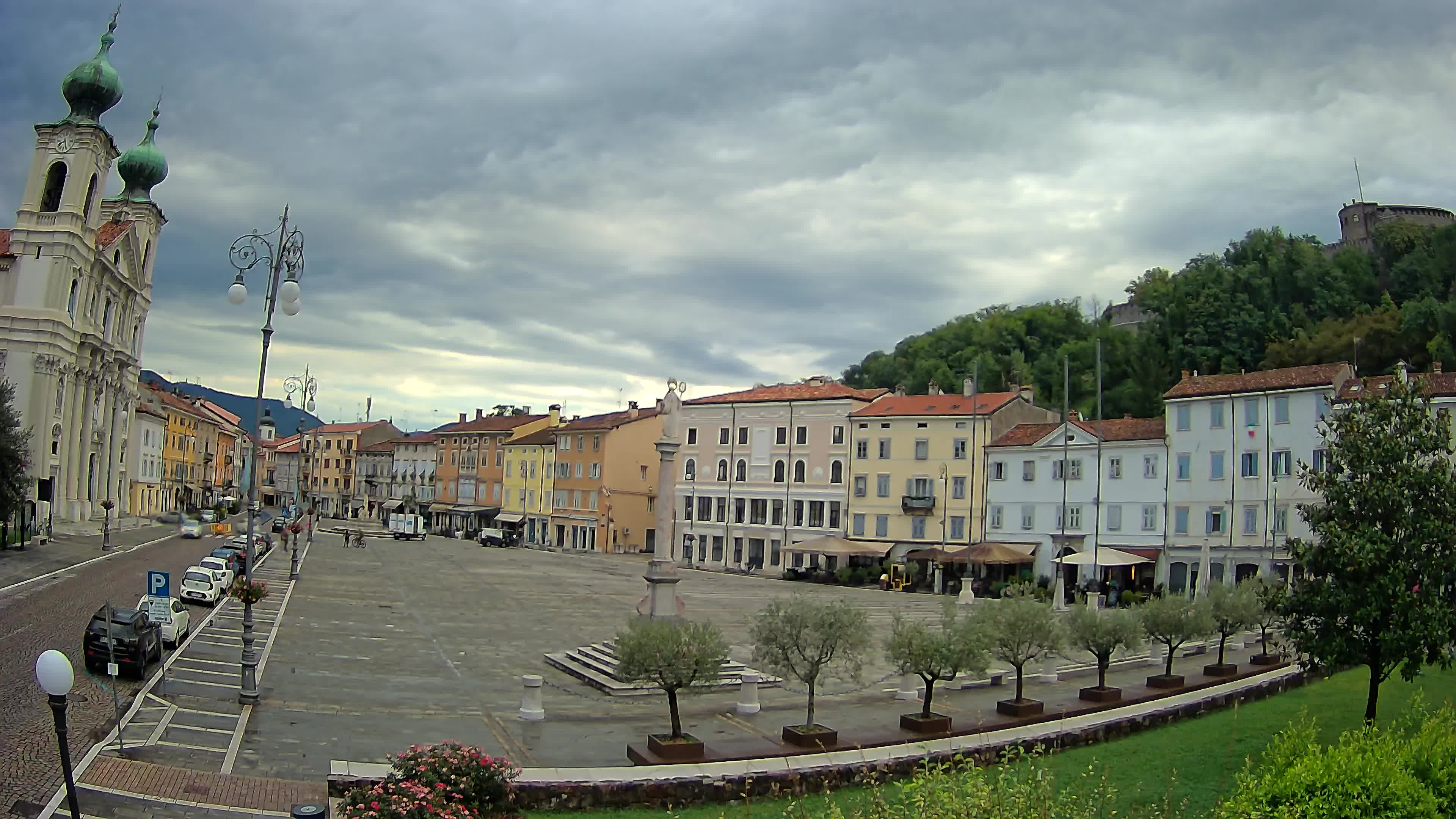Gorizia – Plaza Vittoria – iglesia de San Pedro. Ignacio