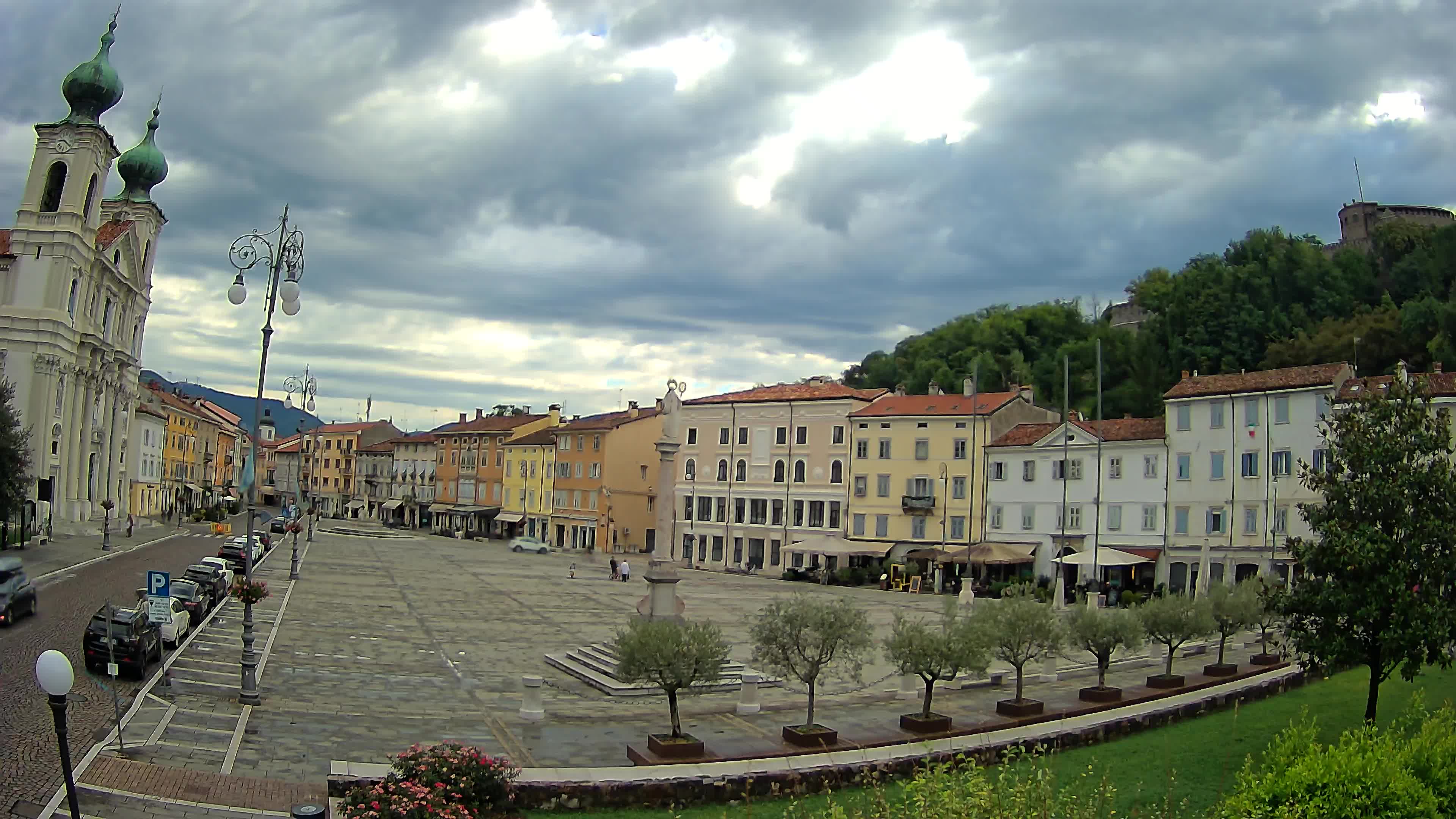 Gorizia – Plaza Vittoria – iglesia de San Pedro. Ignacio