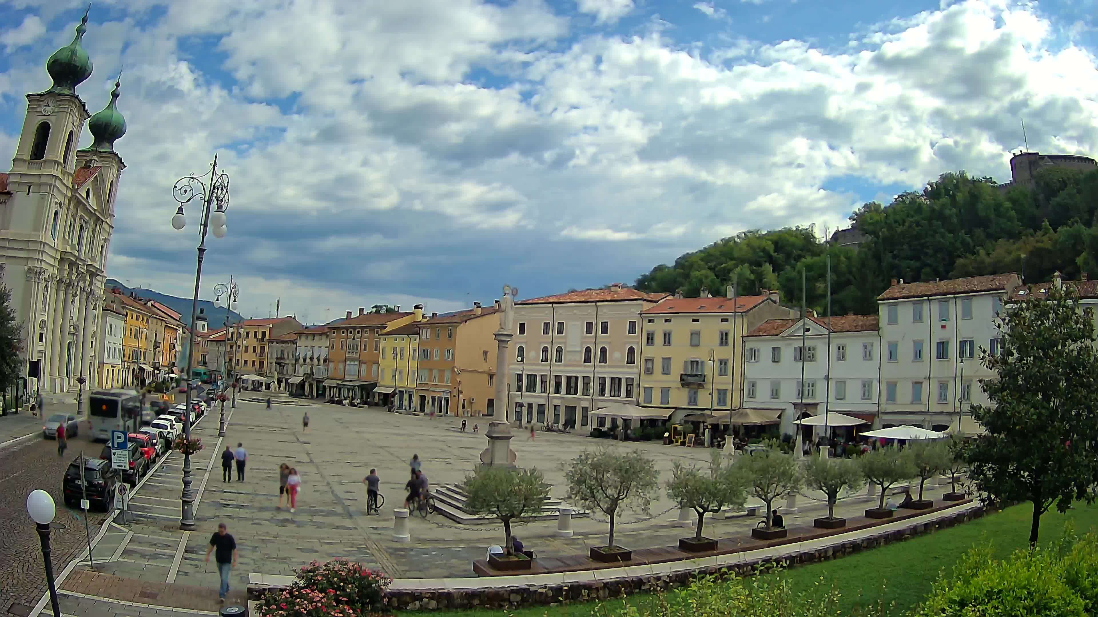 Gorizia – Plaza Vittoria – iglesia de San Pedro. Ignacio