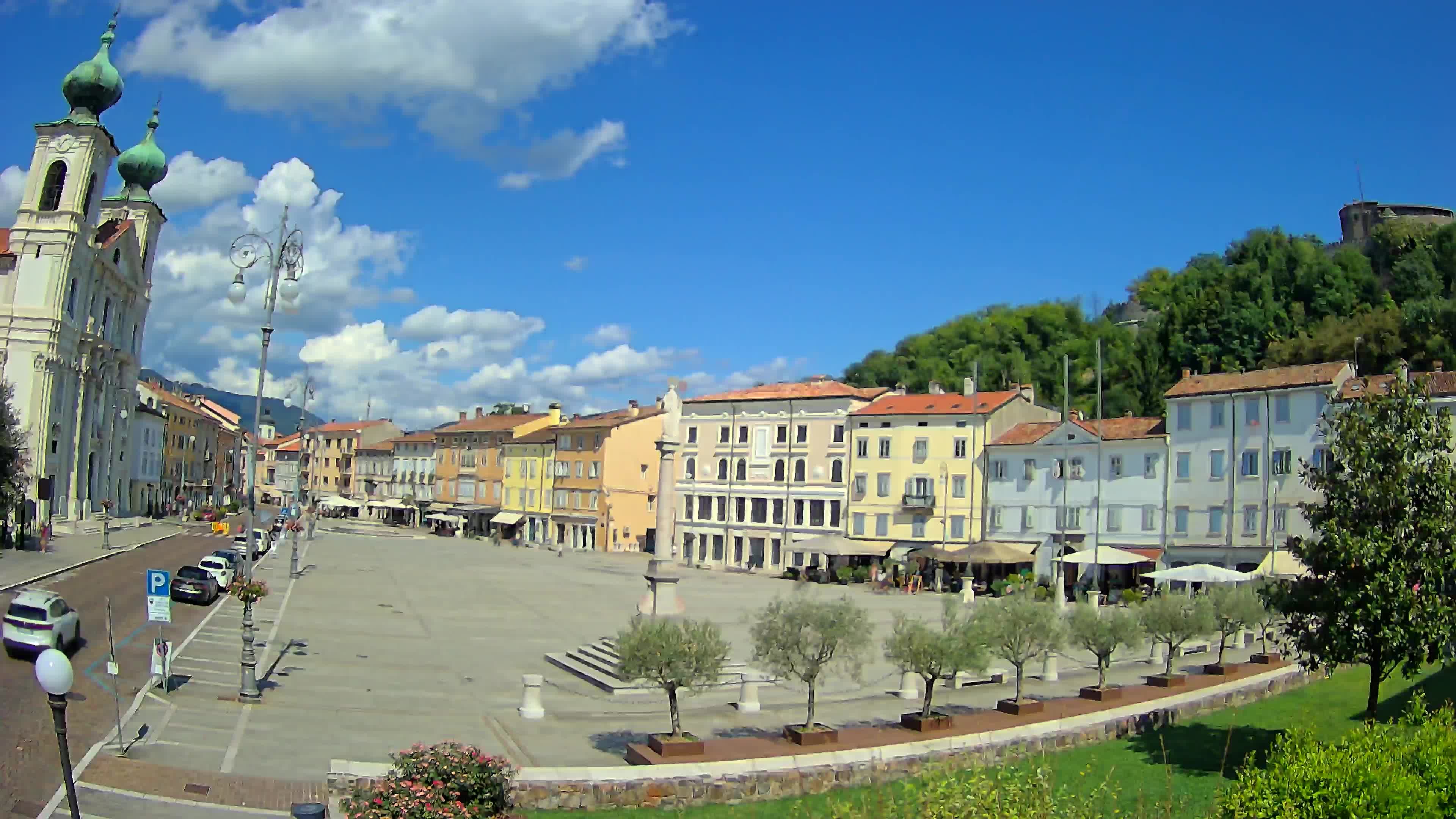 Gorizia Piazza della Vittoria e chiesa di S. Ignazio