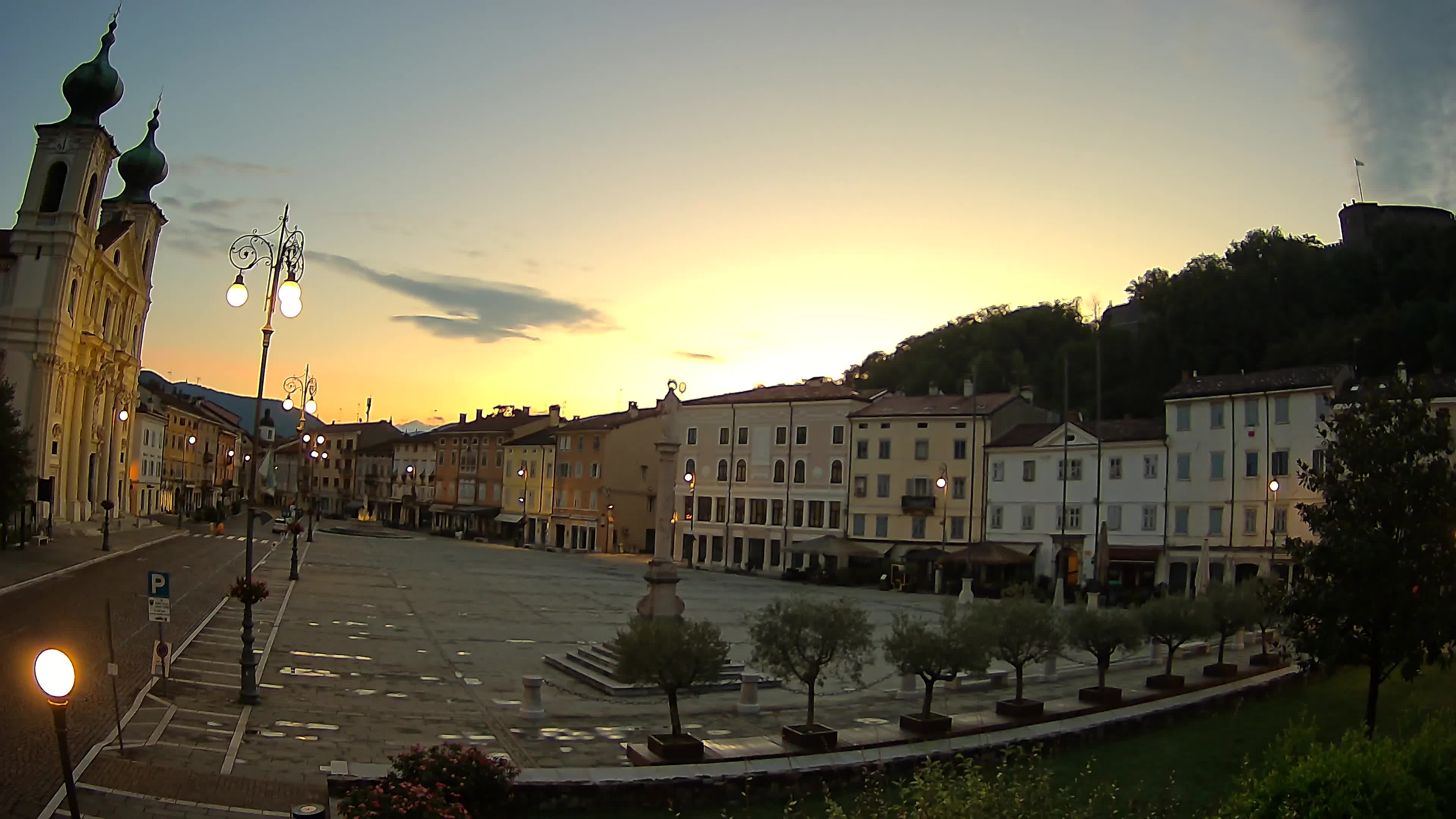 Gorizia – Plaza Vittoria – iglesia de San Pedro. Ignacio