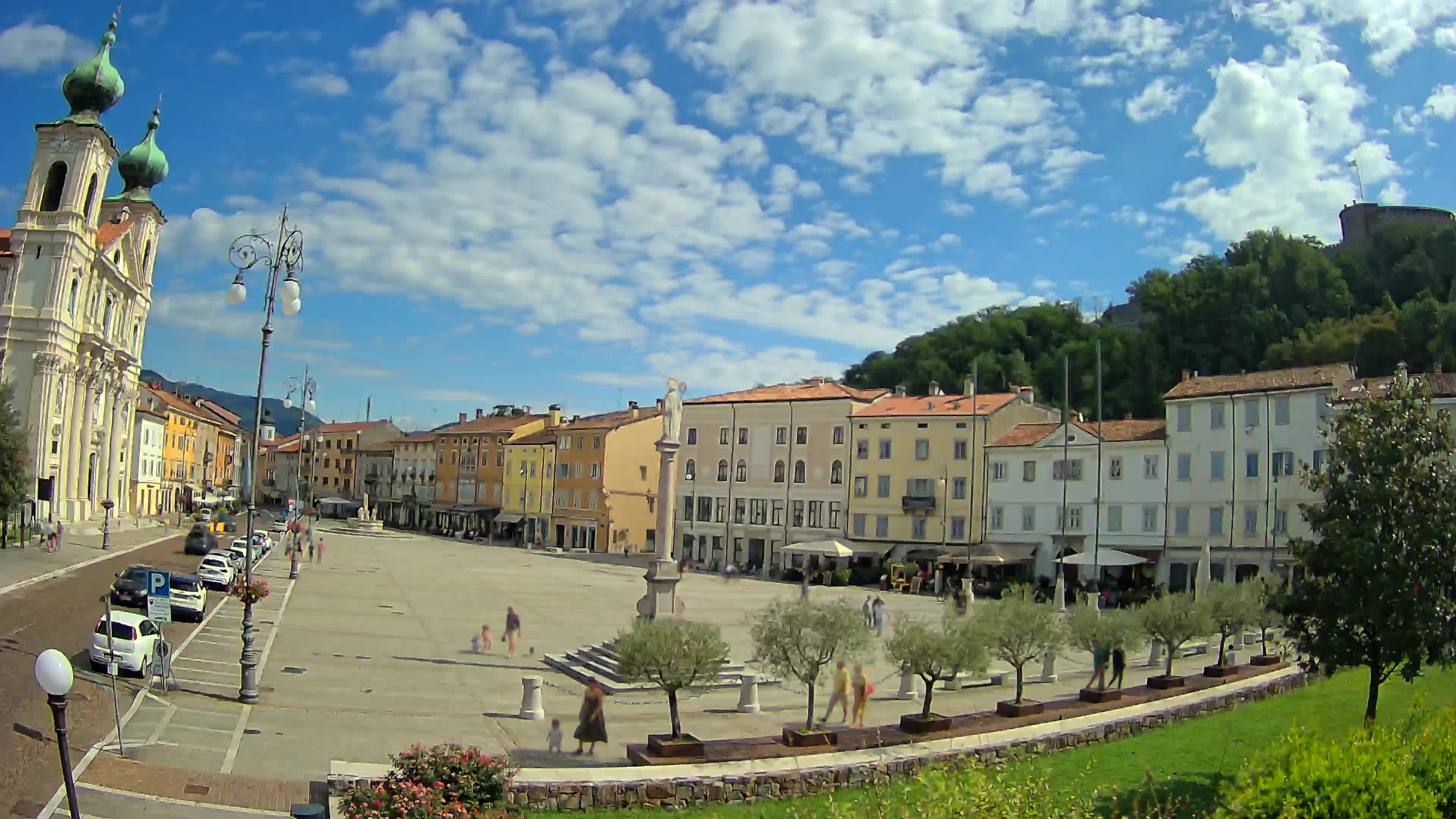 Gorizia – Plaza Vittoria – iglesia de San Pedro. Ignacio