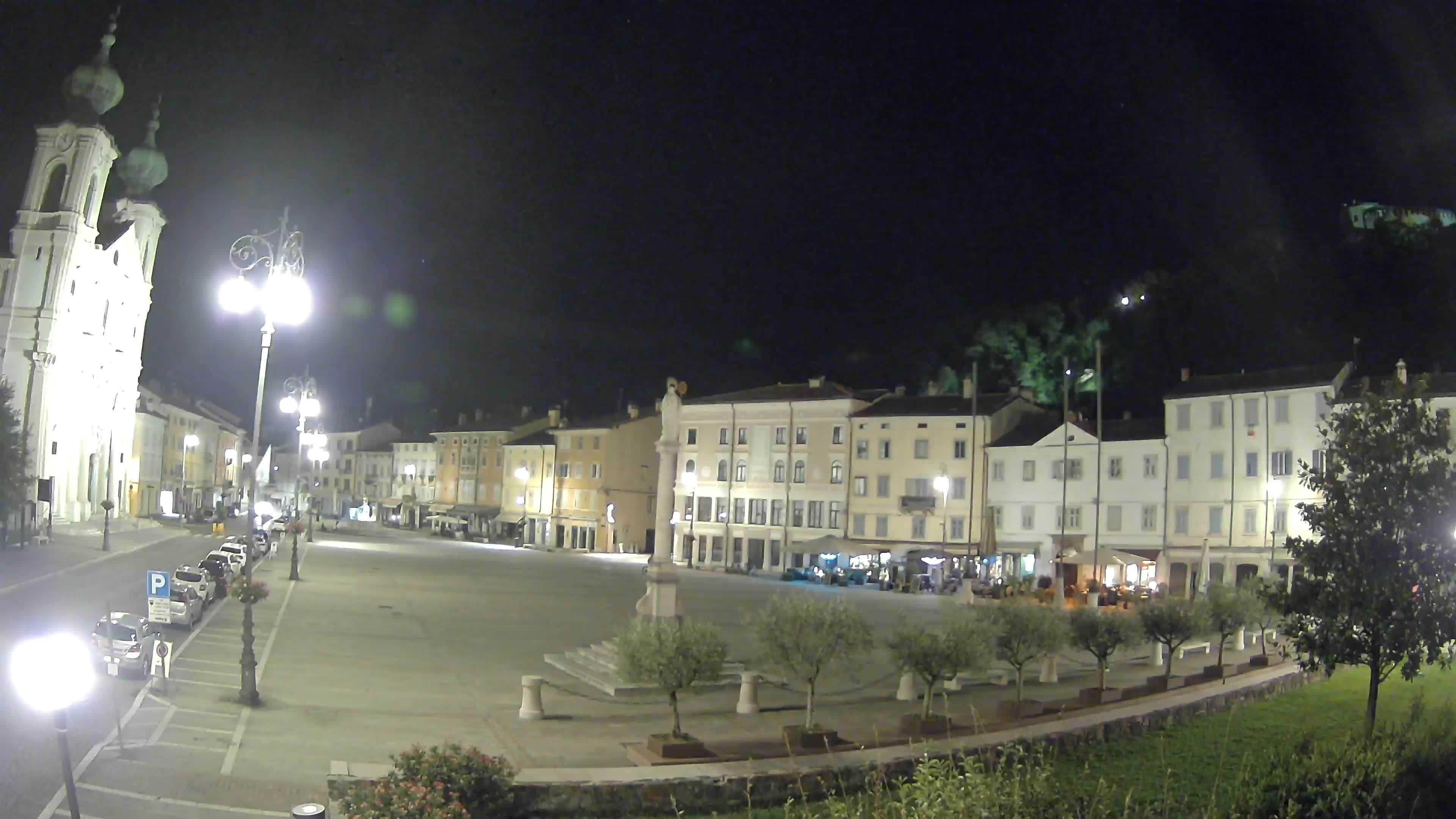 Kamera Gorica Travnik in cerkev sv. Ignacija