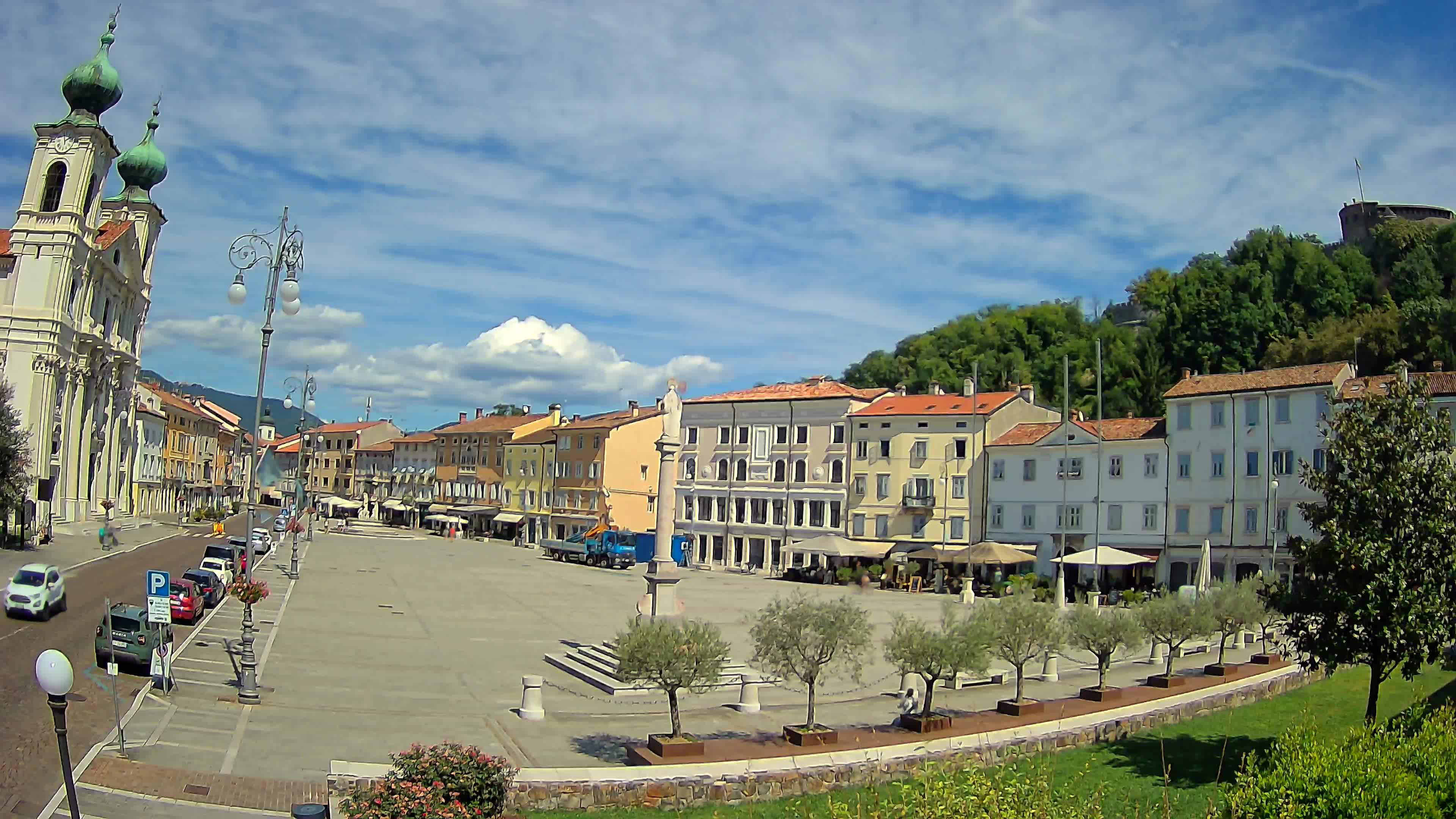 Gorizia – Plaza Vittoria – iglesia de San Pedro. Ignacio