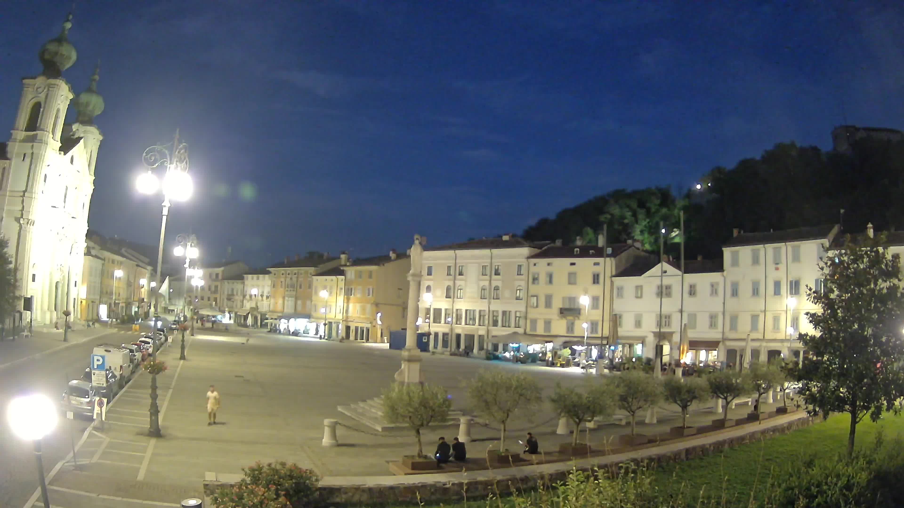 Kamera Gorica Travnik in cerkev sv. Ignacija