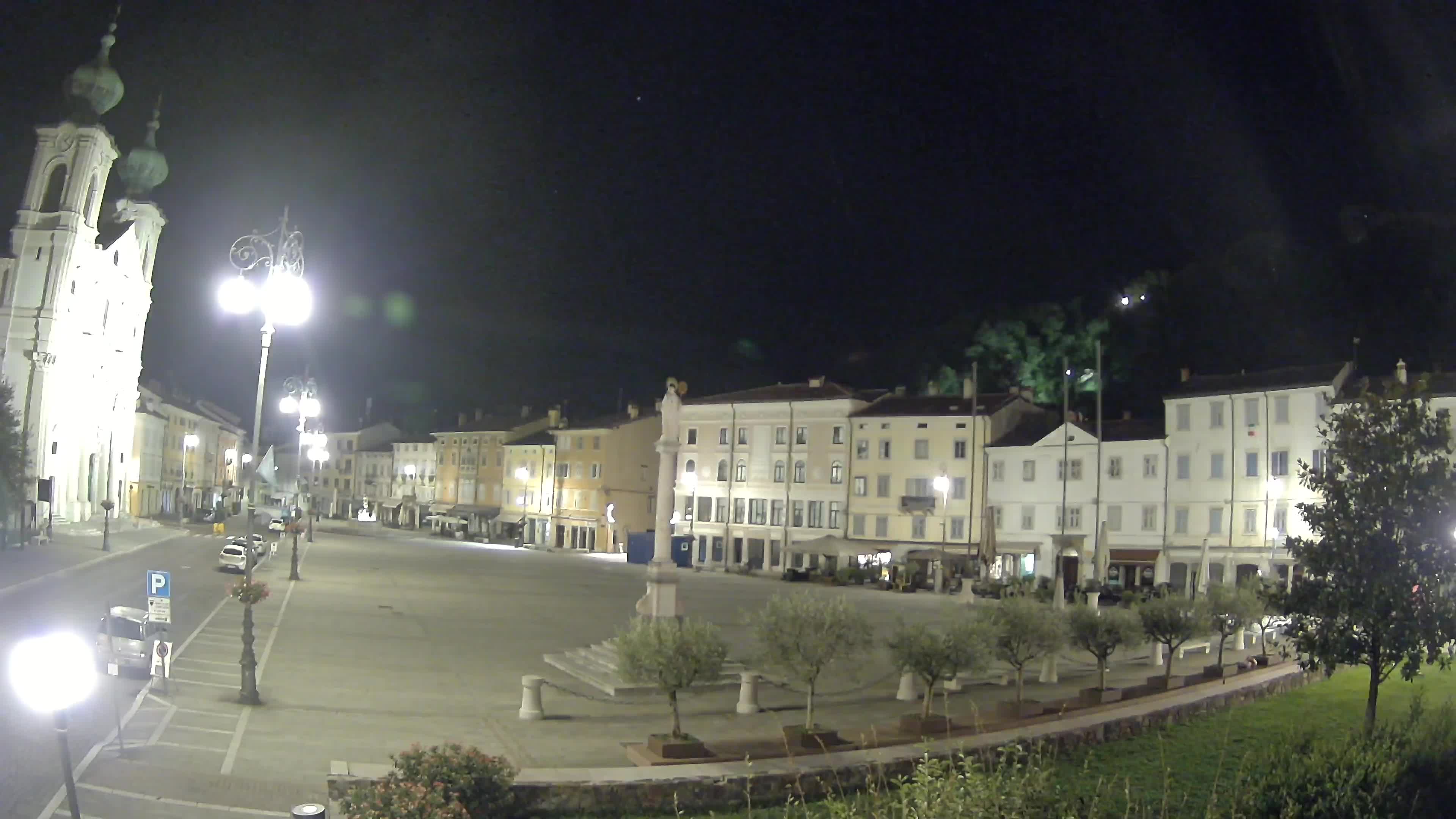 Kamera Gorica Travnik in cerkev sv. Ignacija