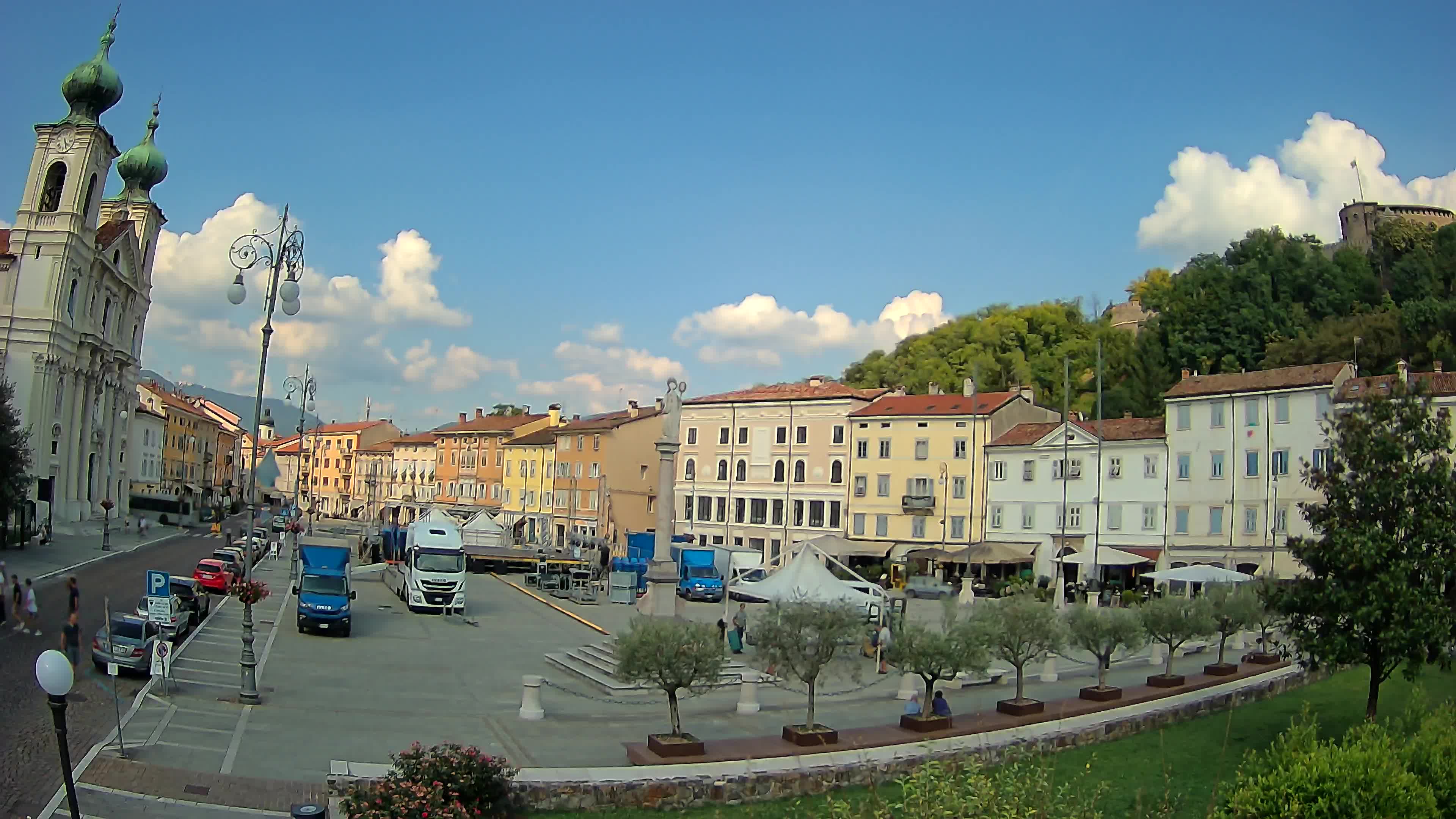 Gorizia Piazza della Vittoria e chiesa di S. Ignazio