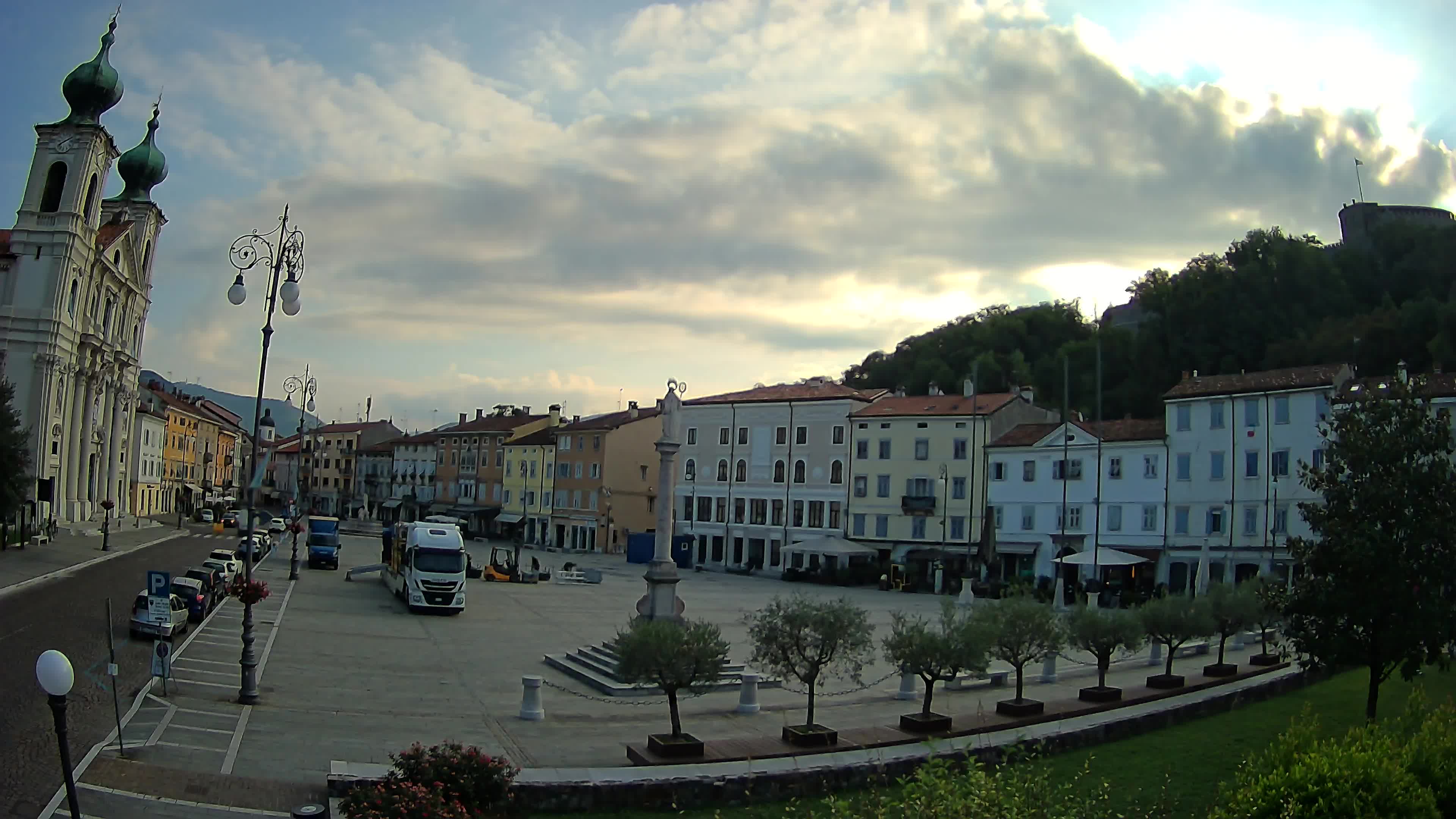 Gorizia – Plaza Vittoria – iglesia de San Pedro. Ignacio