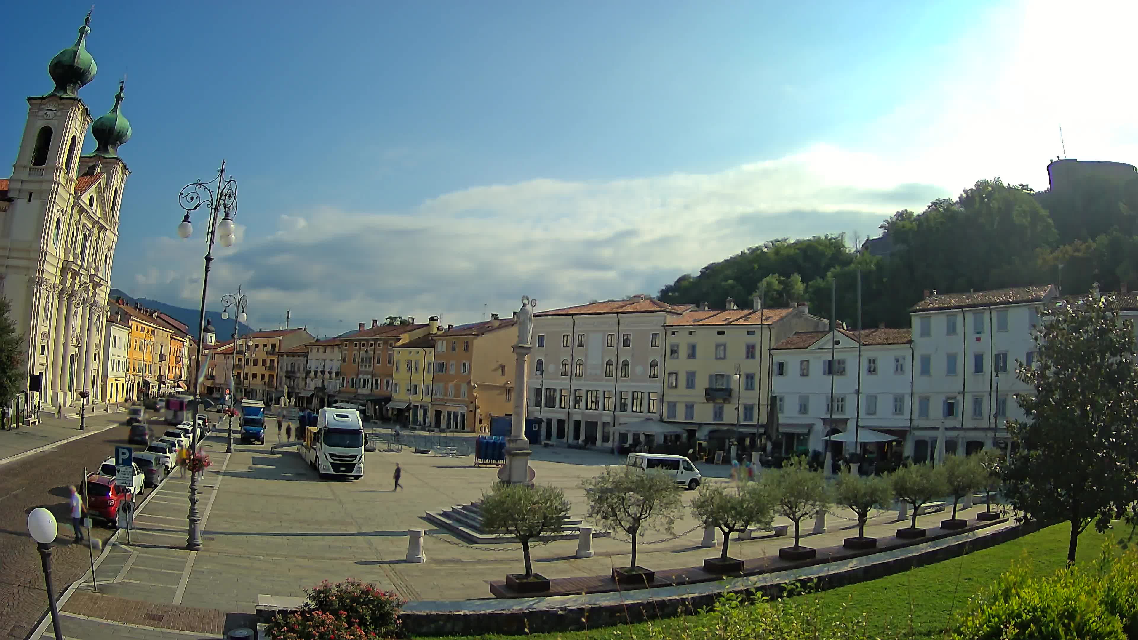 Gorizia Piazza della Vittoria e chiesa di S. Ignazio