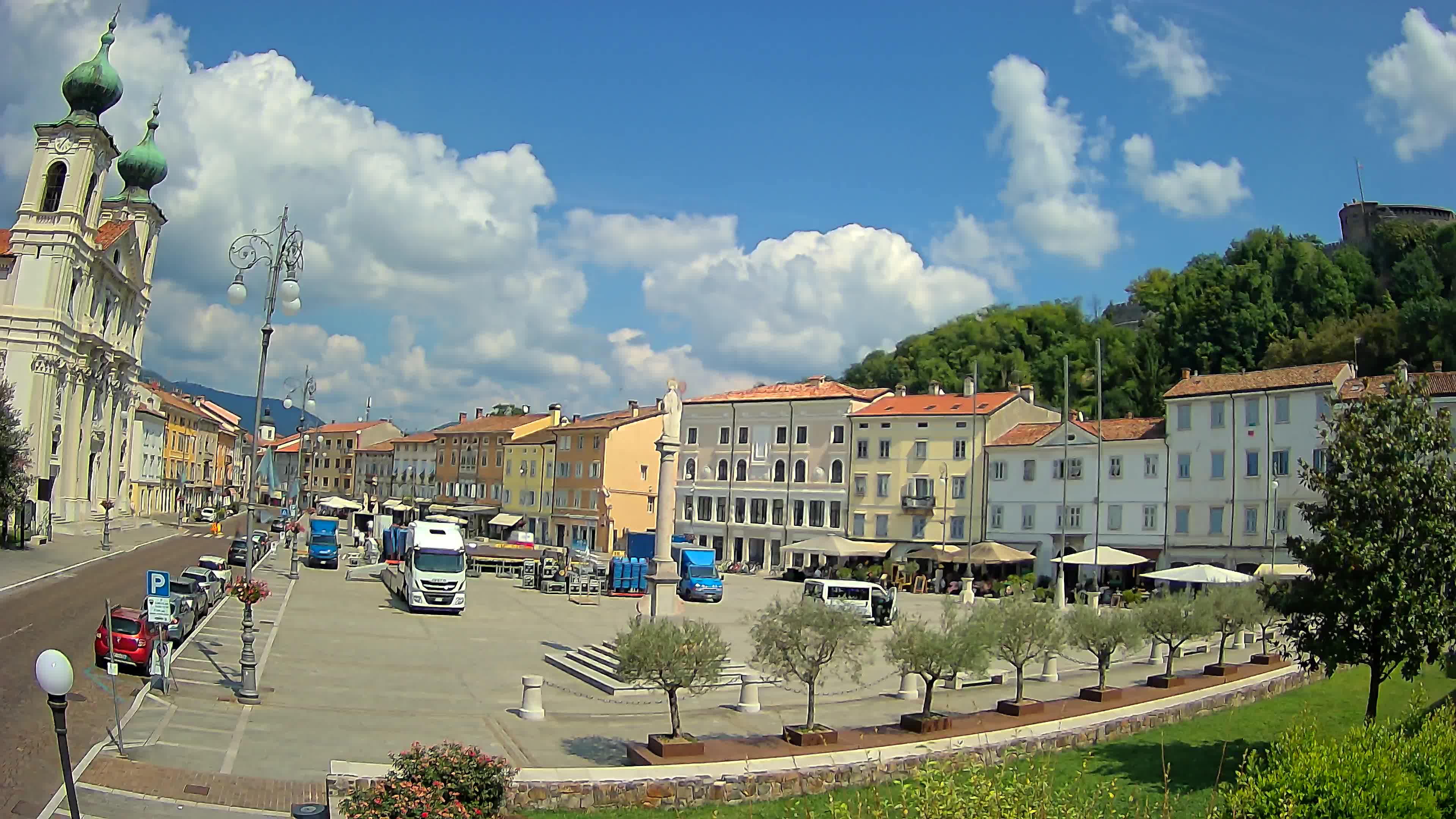 Gorizia Piazza della Vittoria e chiesa di S. Ignazio