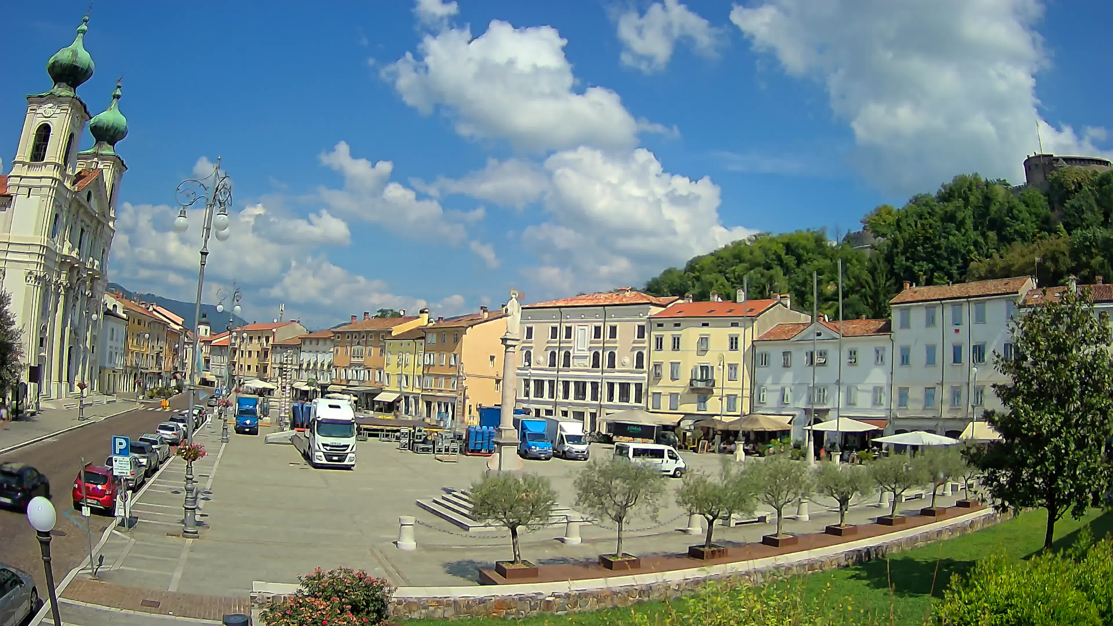 Gorizia – Plaza Vittoria – iglesia de San Pedro. Ignacio