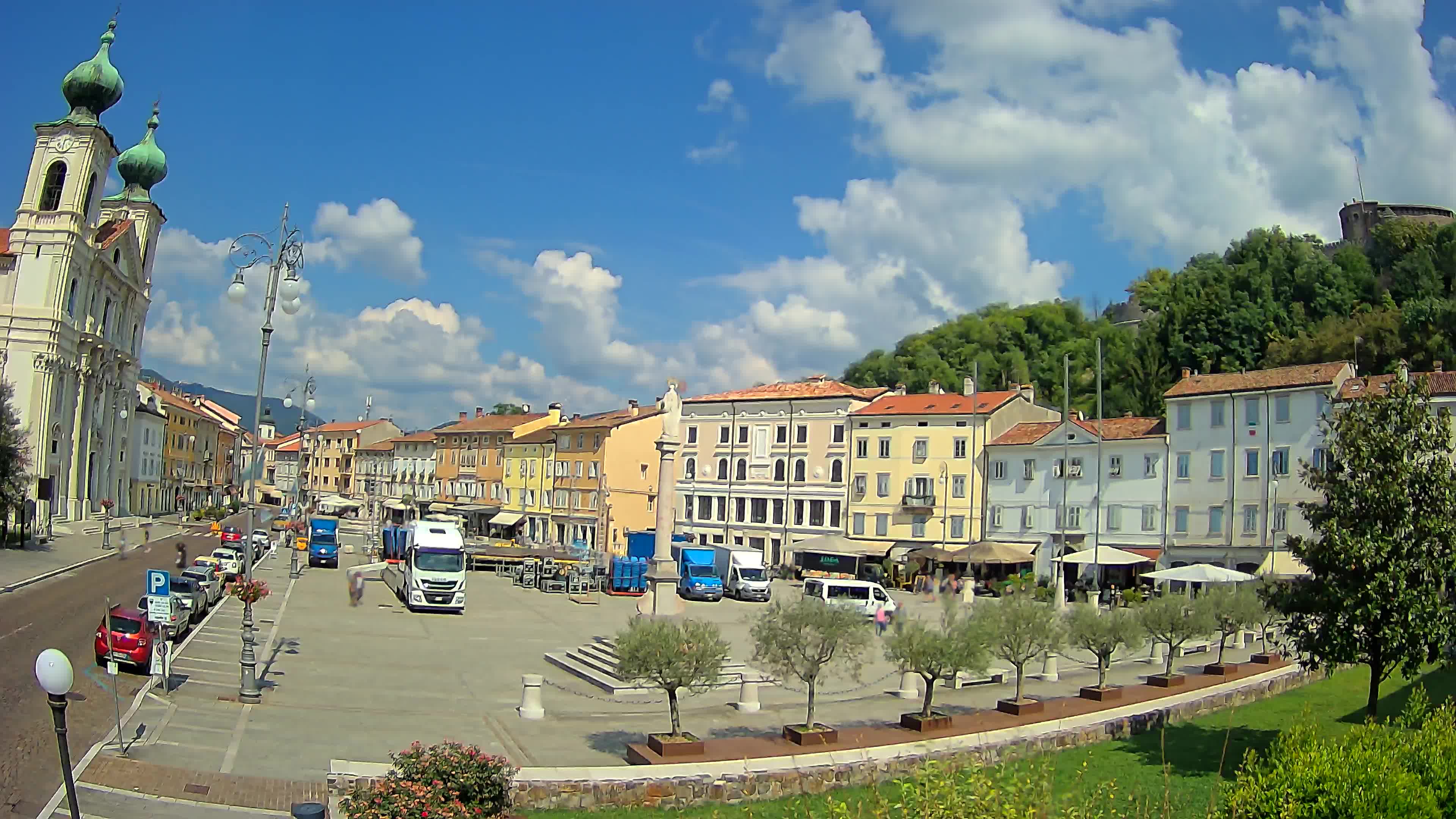 Gorizia – Plaza Vittoria – iglesia de San Pedro. Ignacio
