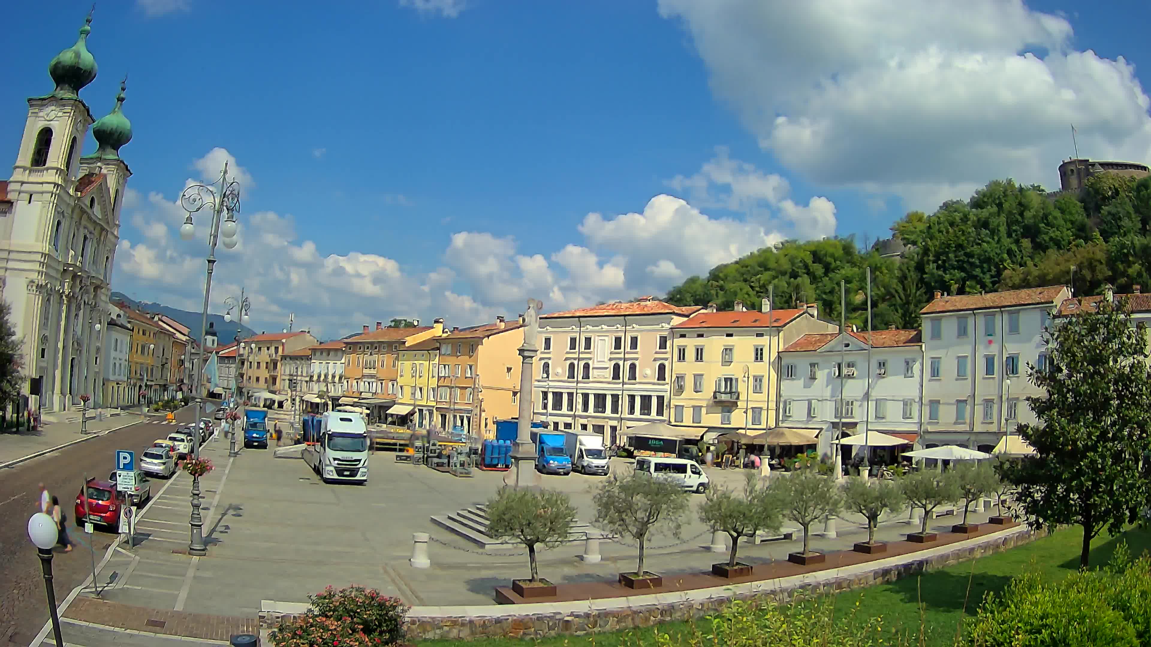 Gorizia Piazza della Vittoria e chiesa di S. Ignazio