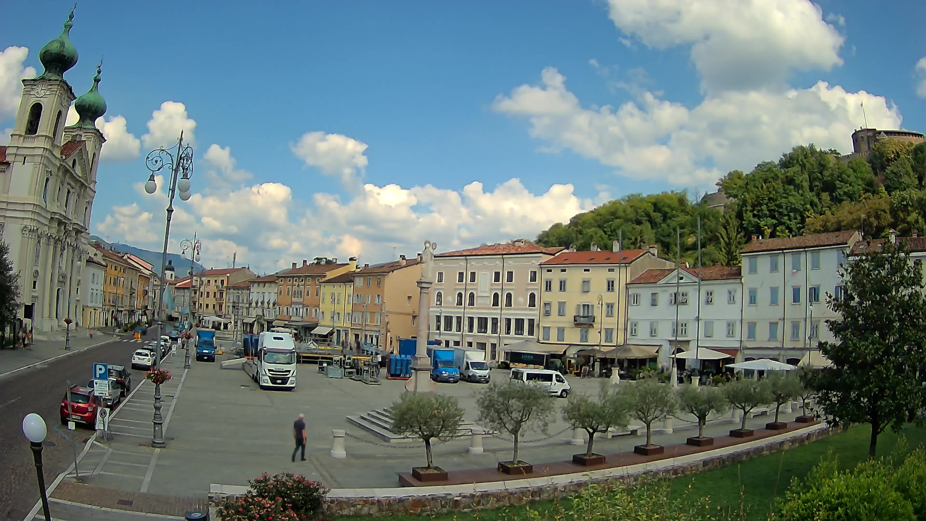 Gorizia – Plaza Vittoria – iglesia de San Pedro. Ignacio