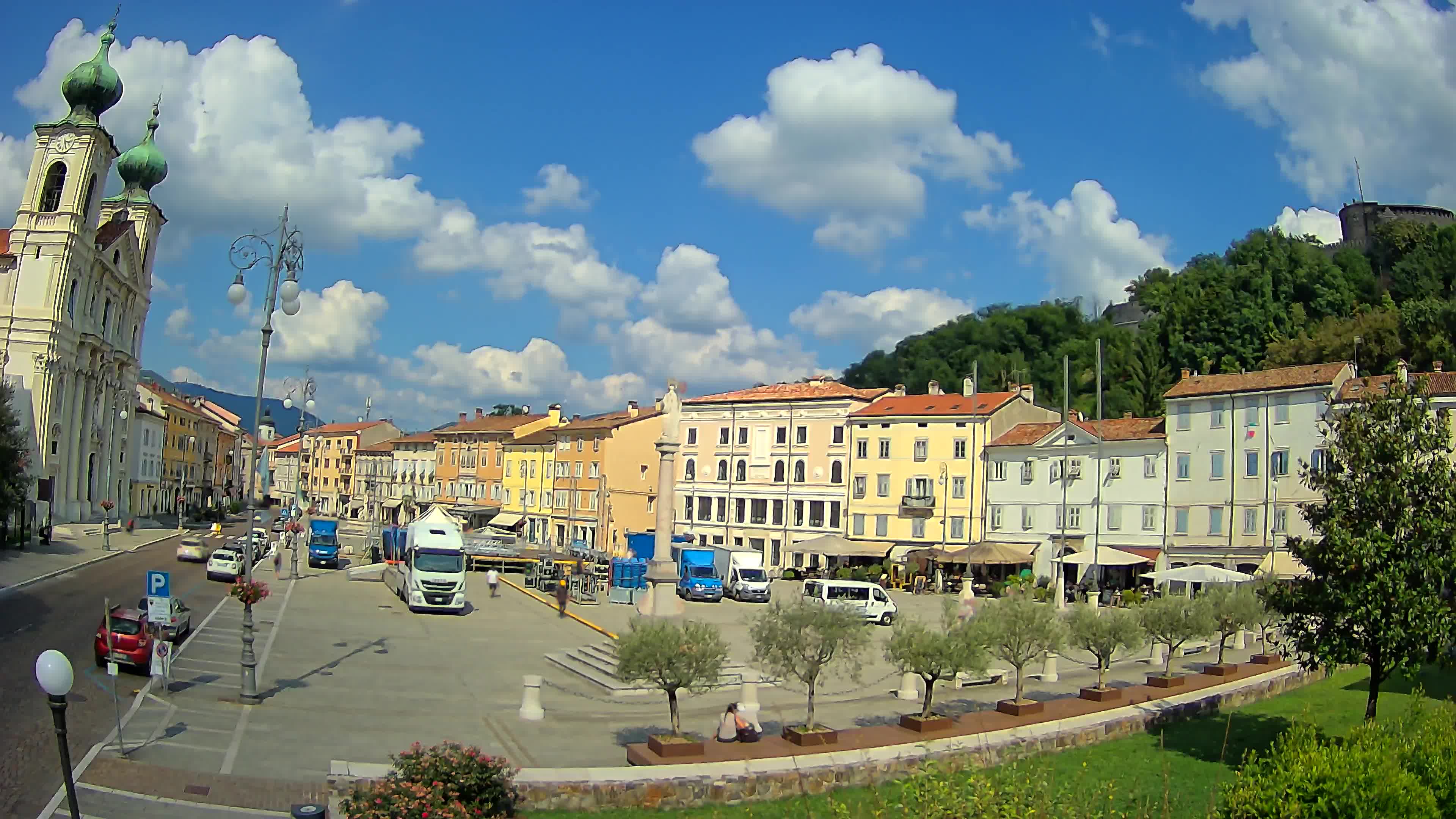 Gorizia Piazza della Vittoria e chiesa di S. Ignazio