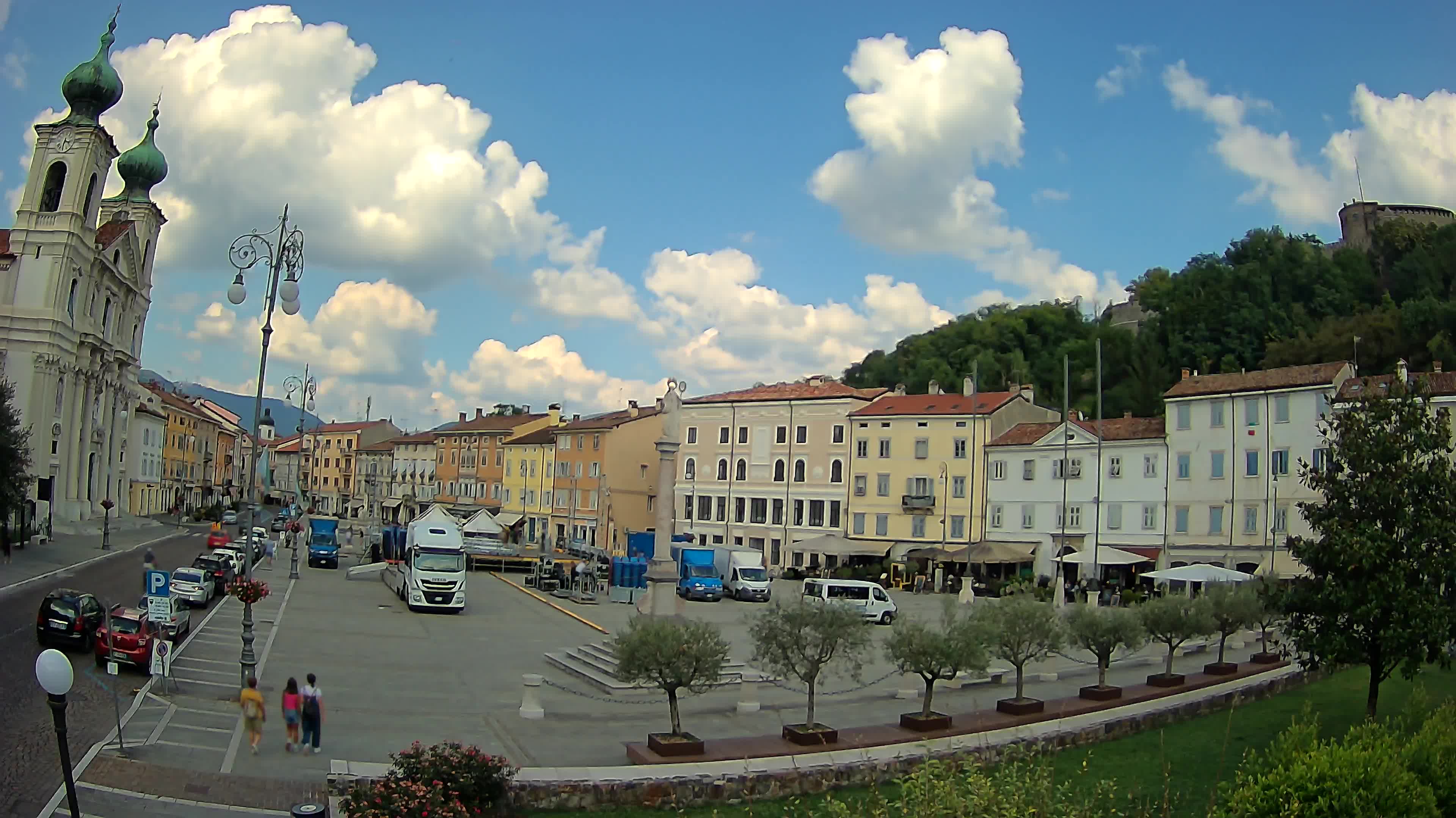 Gorizia Piazza della Vittoria e chiesa di S. Ignazio