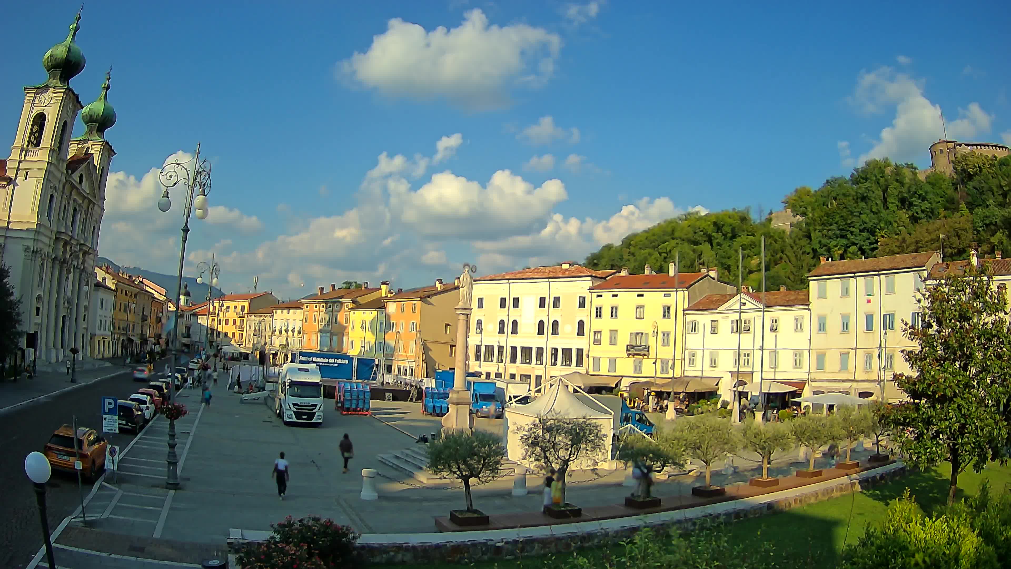 Gorizia Piazza della Vittoria e chiesa di S. Ignazio