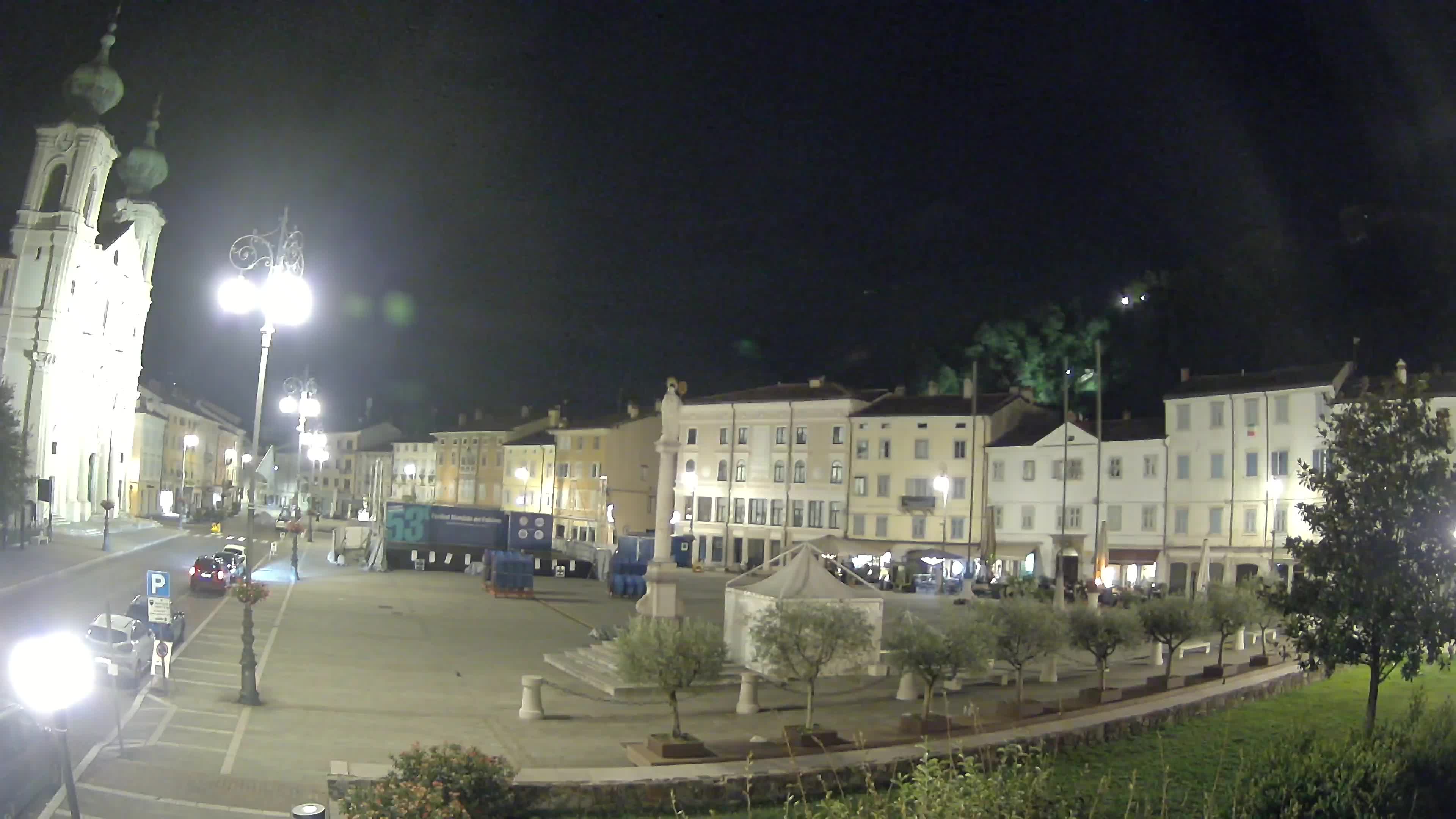 Kamera Gorica Travnik in cerkev sv. Ignacija