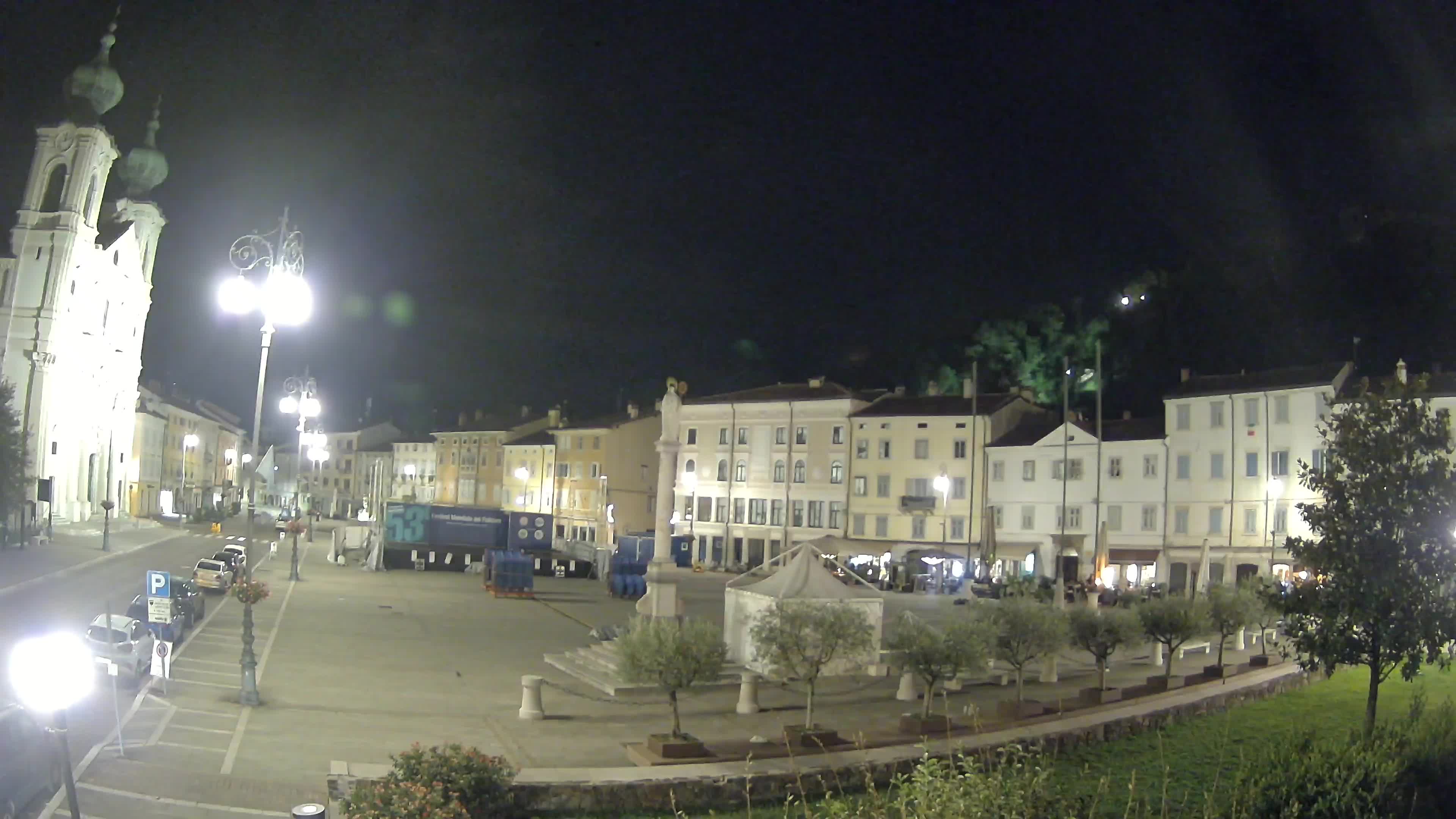 Gorizia Piazza della Vittoria e chiesa di S. Ignazio