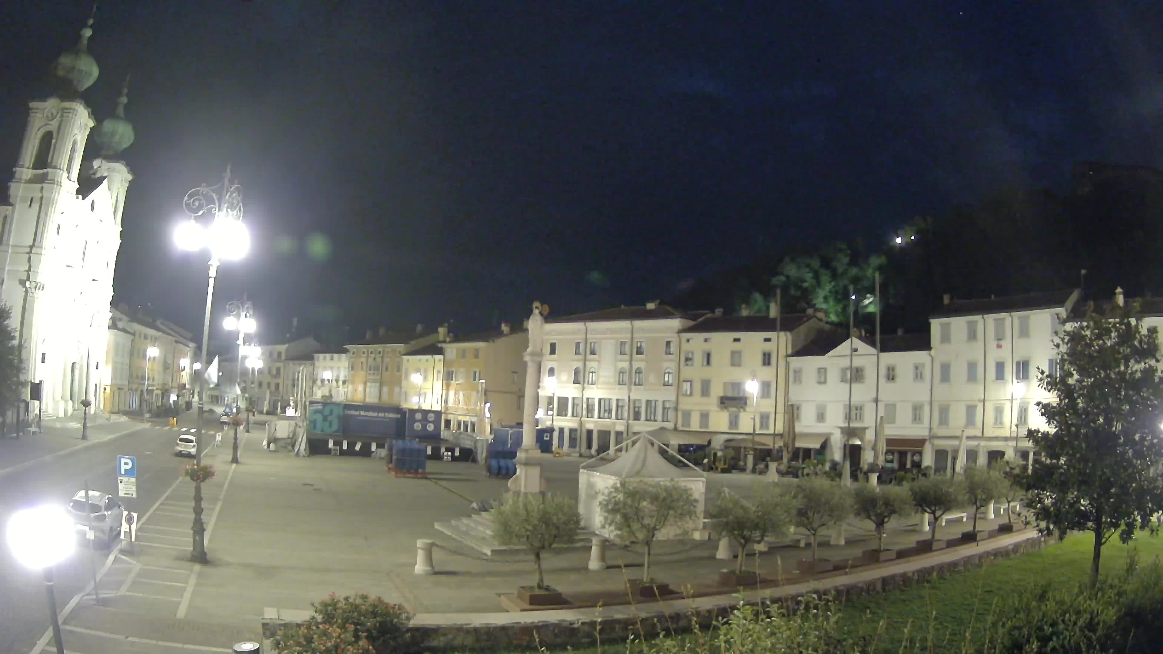 Gorizia Piazza della Vittoria e chiesa di S. Ignazio