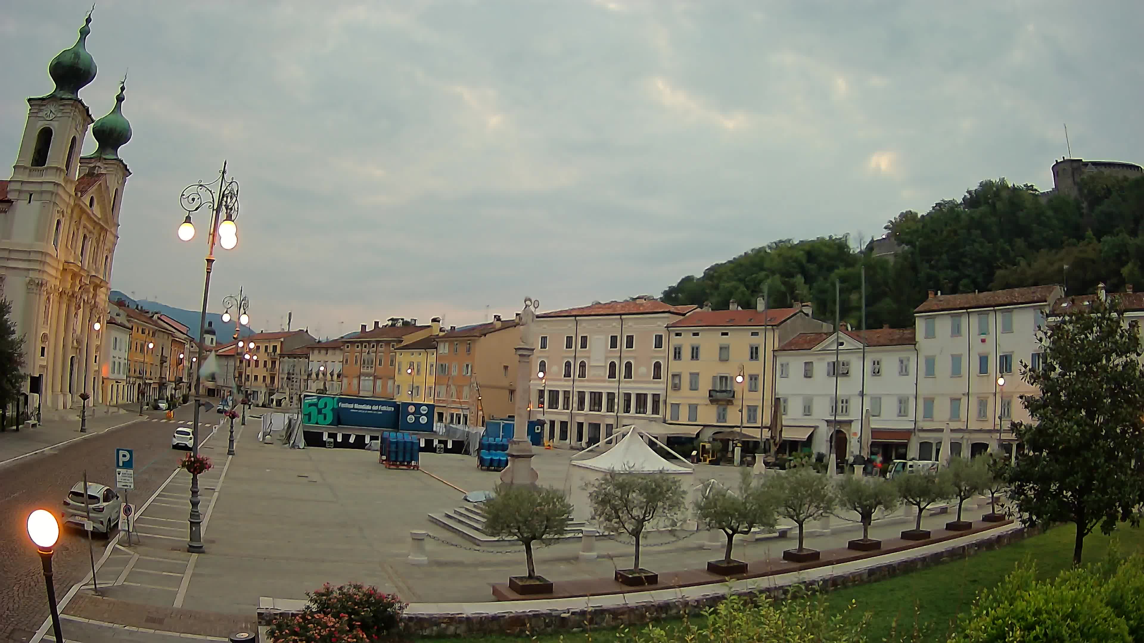 Gorizia Piazza della Vittoria e chiesa di S. Ignazio