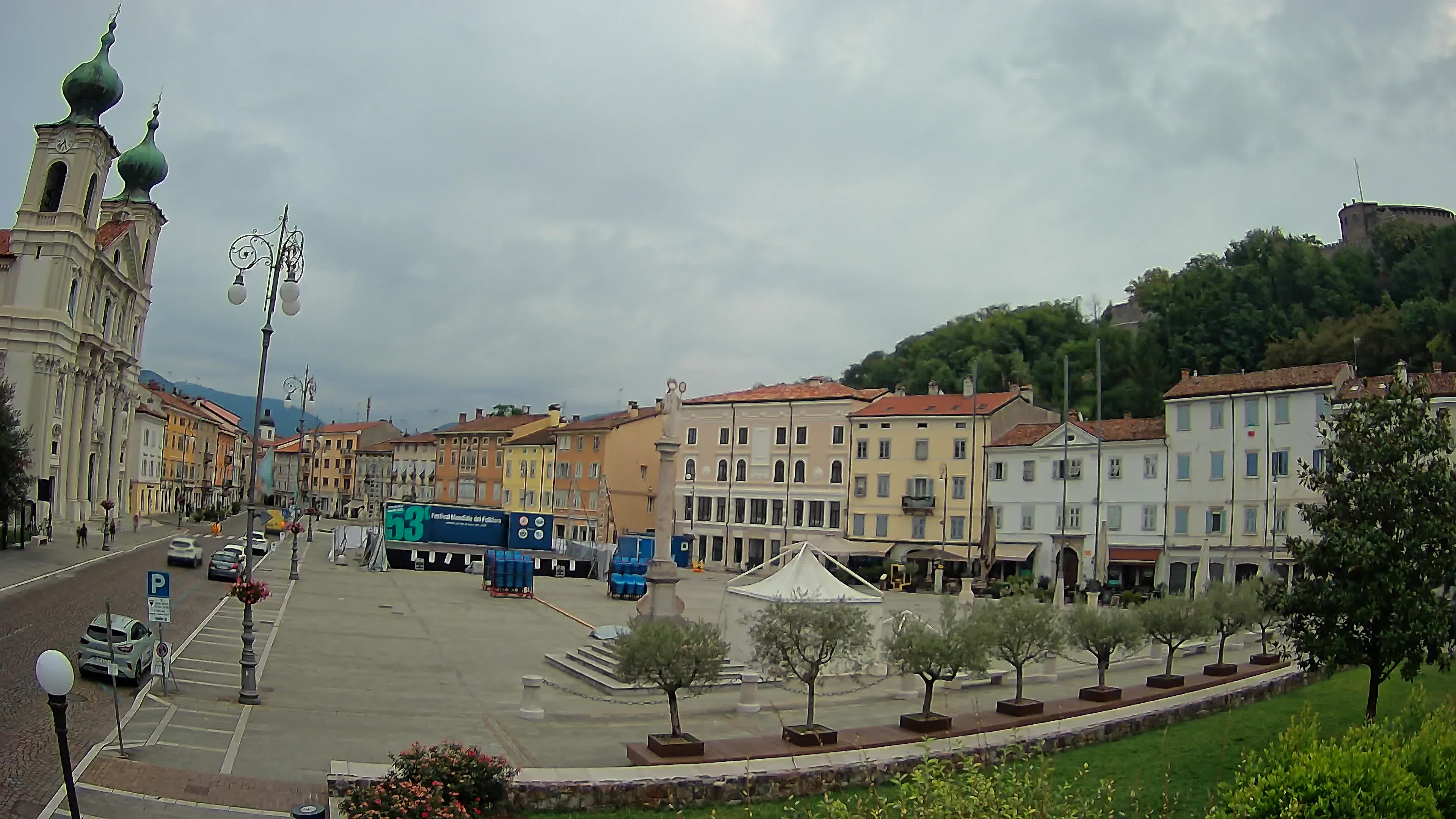 Gorizia Piazza della Vittoria e chiesa di S. Ignazio