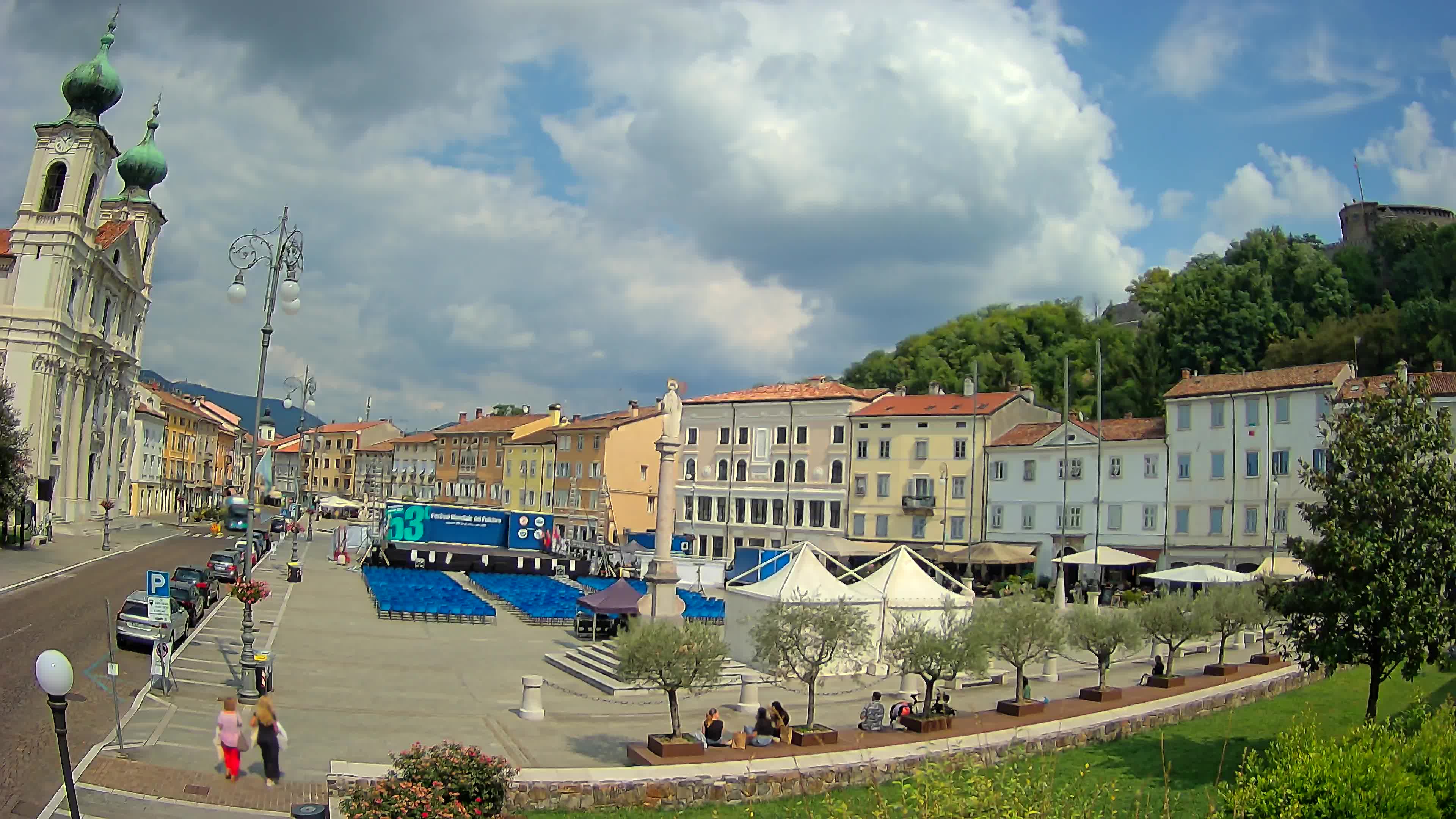 Kamera Gorica Travnik in cerkev sv. Ignacija