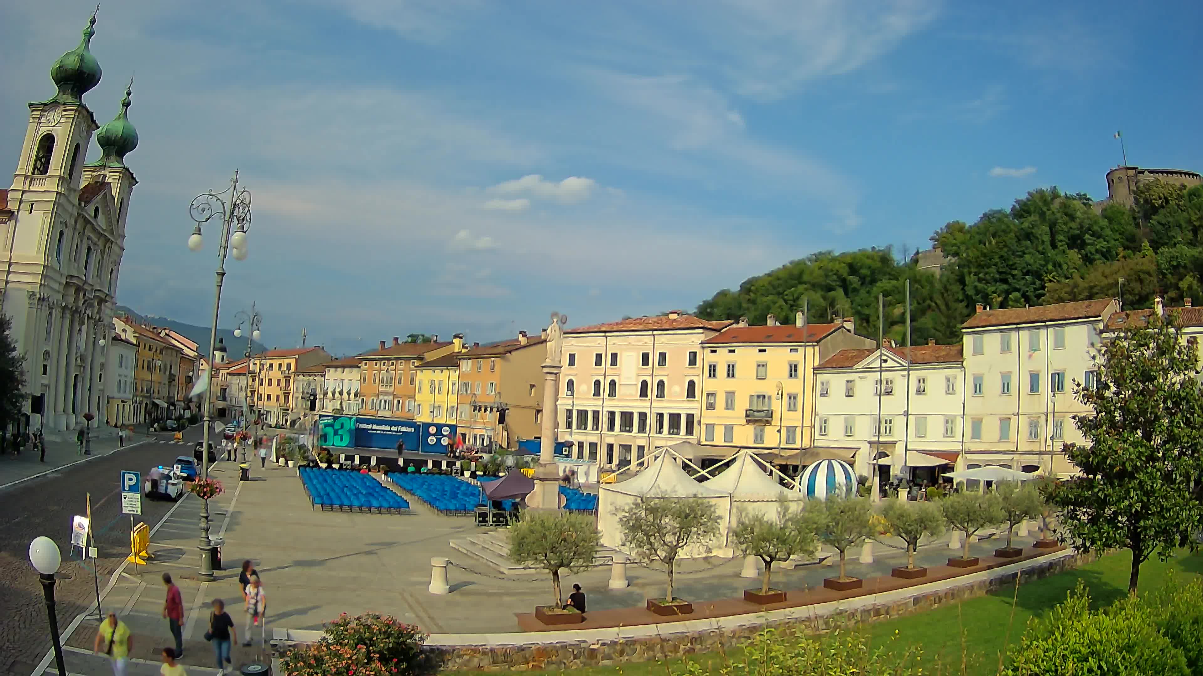 Kamera Gorica Travnik in cerkev sv. Ignacija